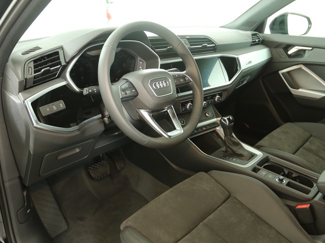 Audi Q3 45 HYBRID S LINE BLACKPAK AHK CAM ACC LM19