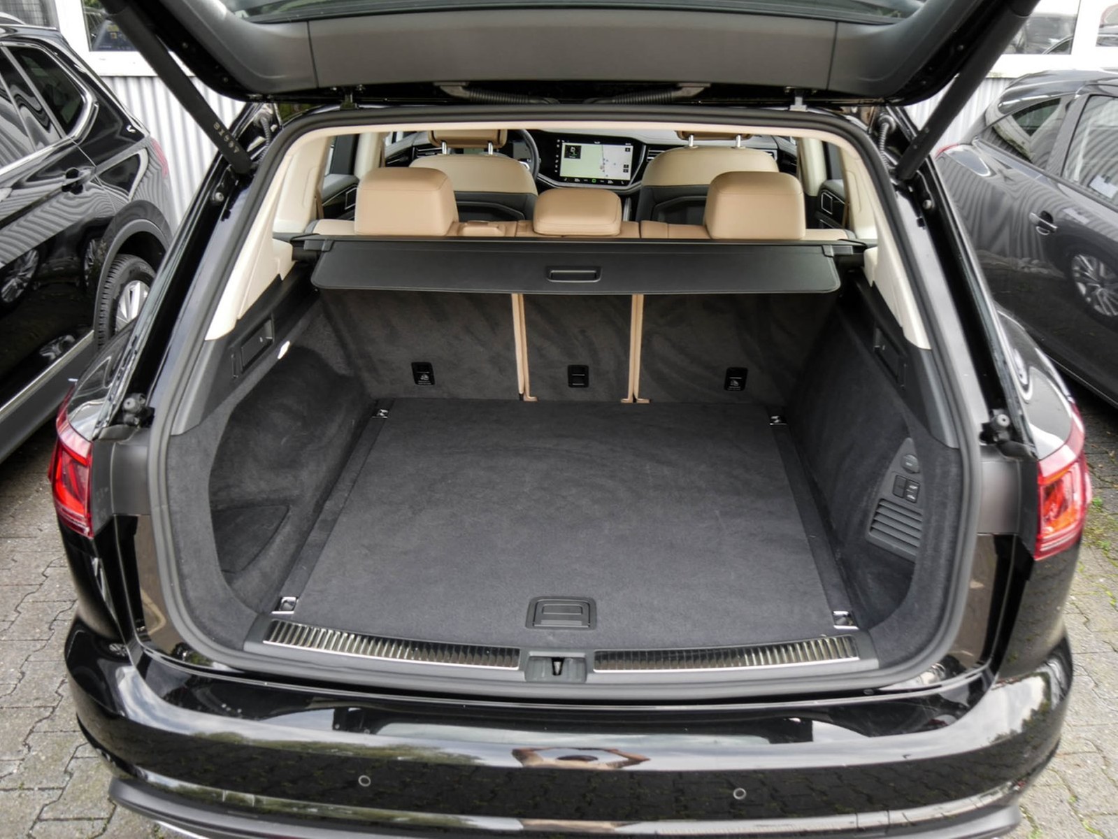 Volkswagen Touareg V6 TSI ELEGANCE NEUES MODELL STANDHZ CAM