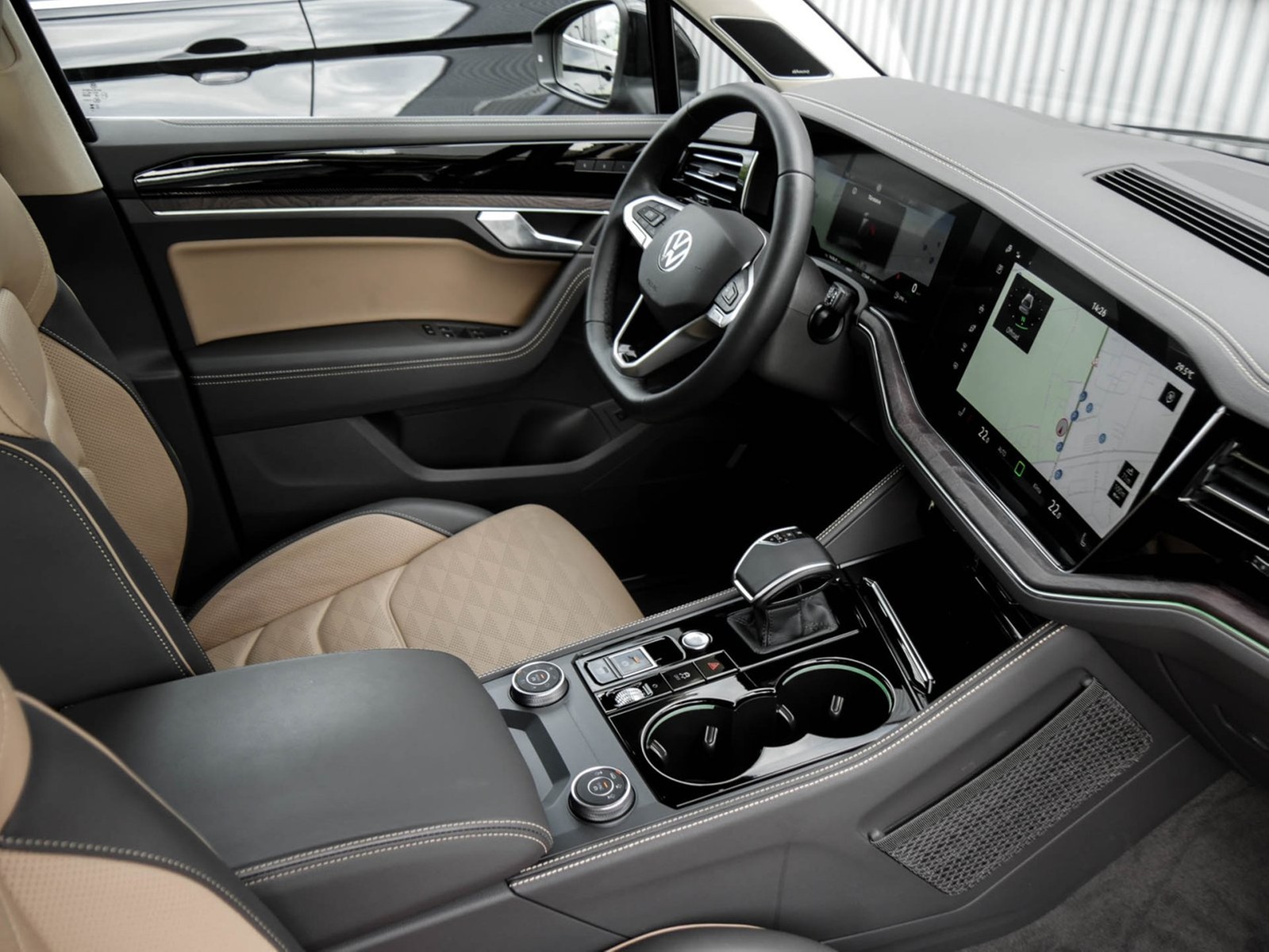 Volkswagen Touareg V6 TSI ELEGANCE NEUES MODELL STANDHZ CAM