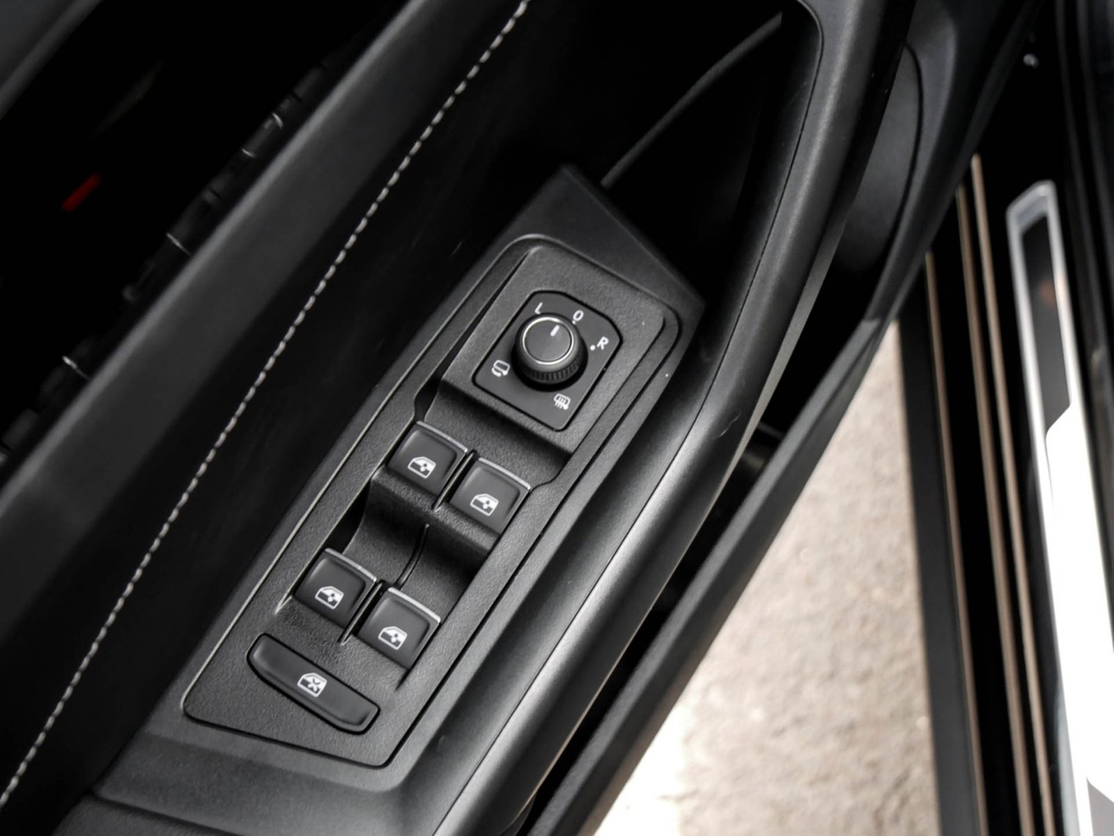 Volkswagen T-Roc 1.0 R-LINE CAM ACC LM17 NAVI SITZHEIZUNG