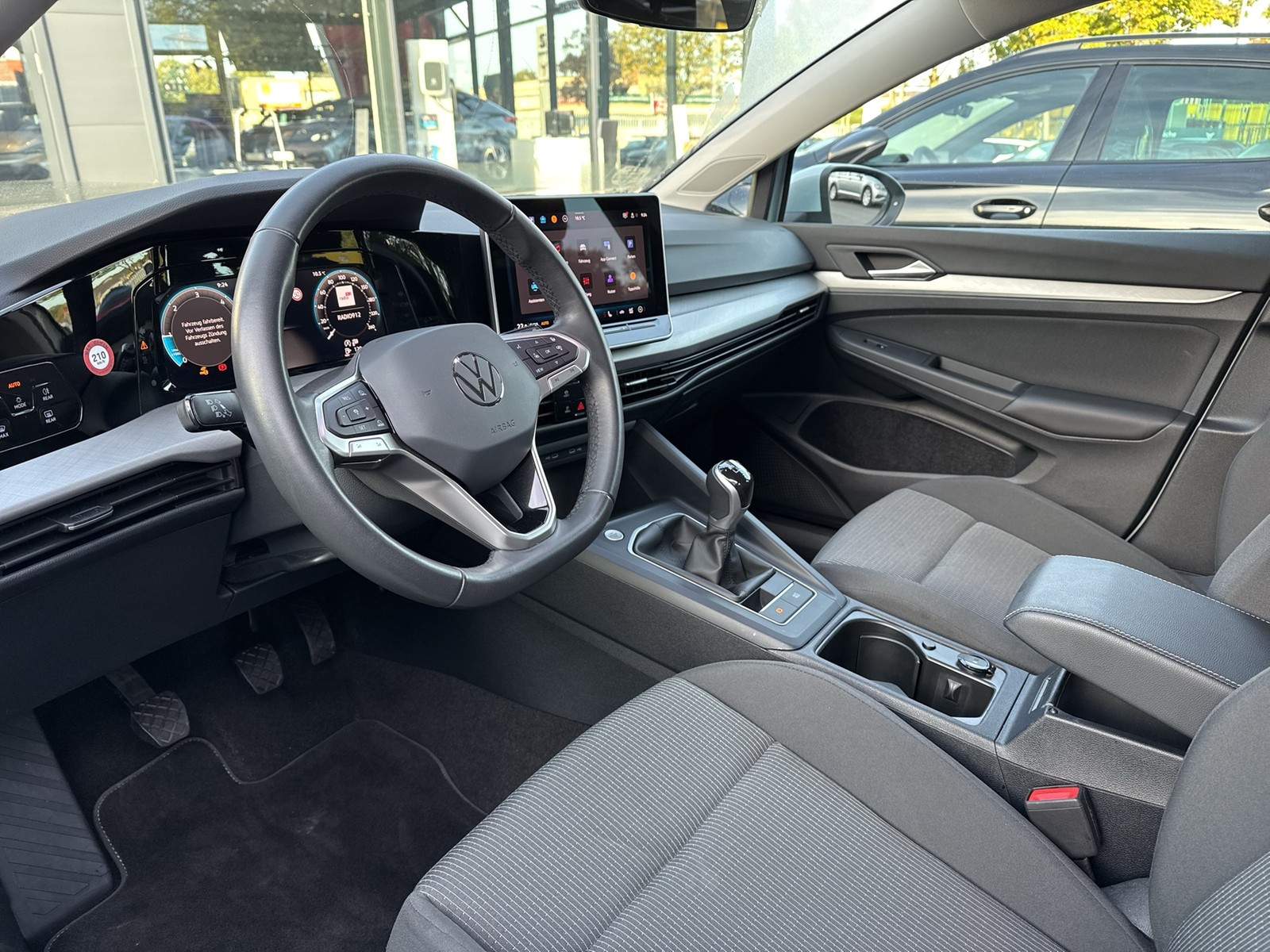 Volkswagen Golf VIII 2.0 FACELIFT CARPLAY SITZHEIZUNG LED