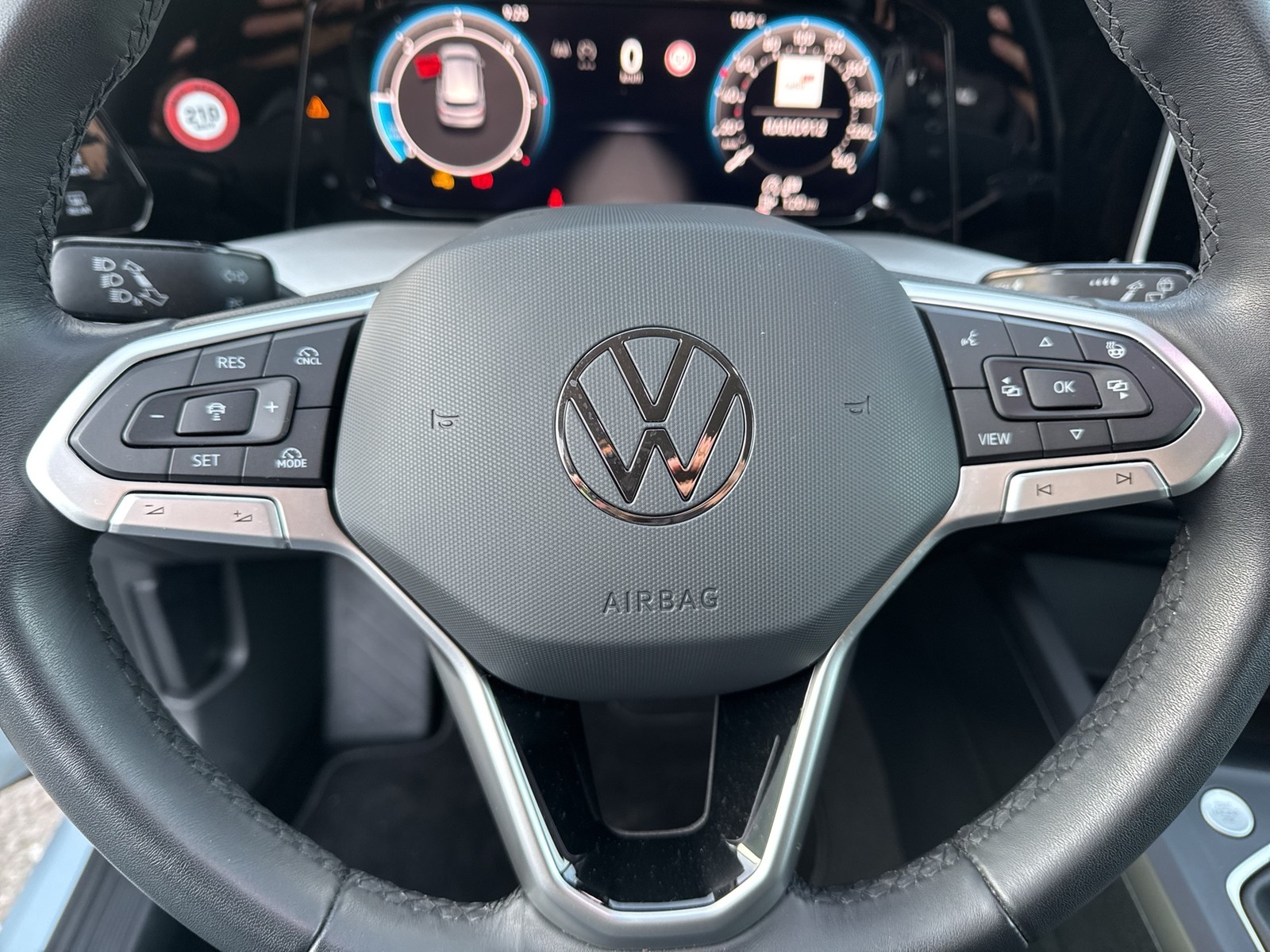Volkswagen Golf VIII 2.0 FACELIFT CARPLAY SITZHEIZUNG LED