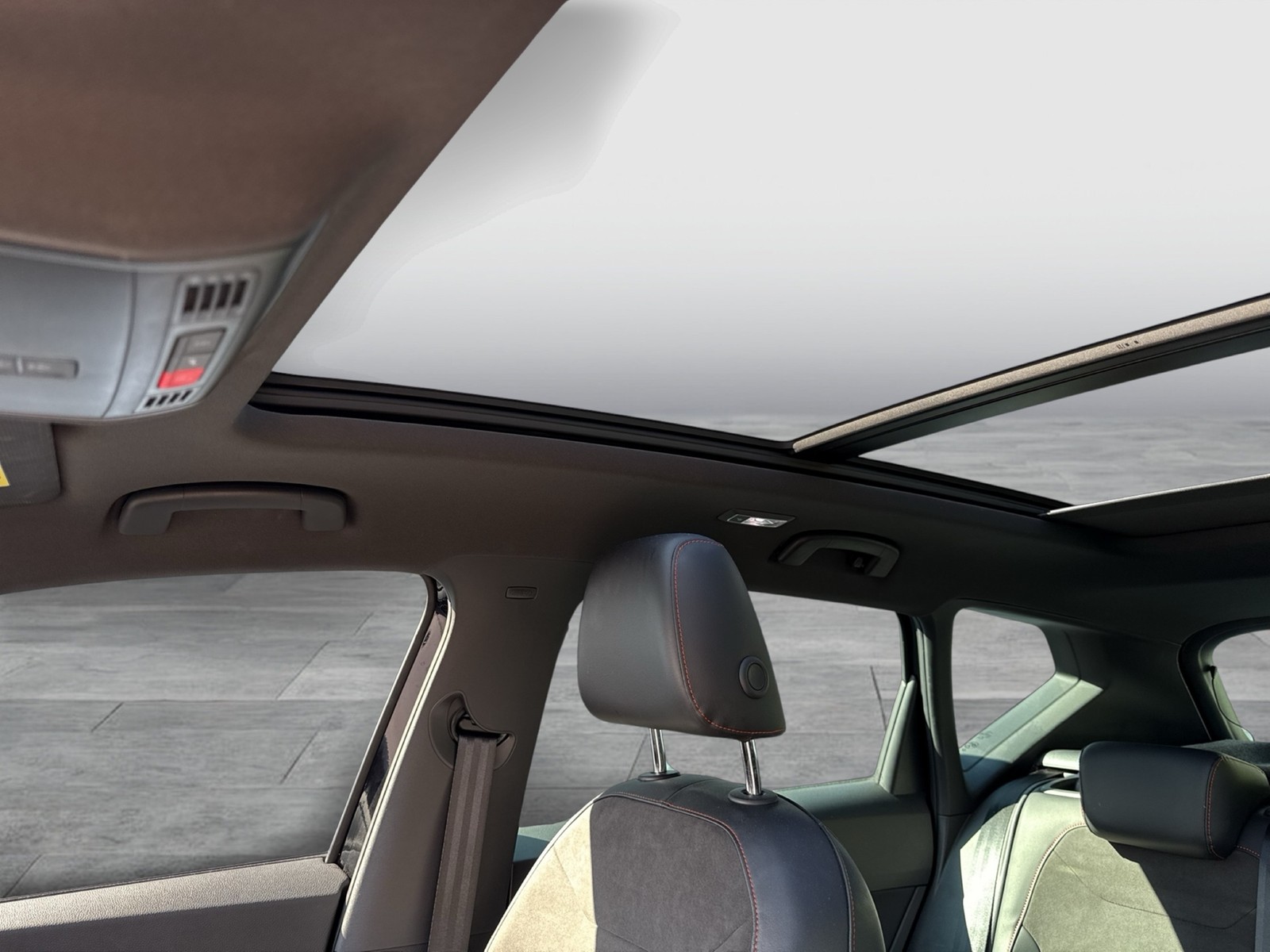 Seat Ateca 2.0 FR PANO BEATS KAMERA ALU18 CARPLAY