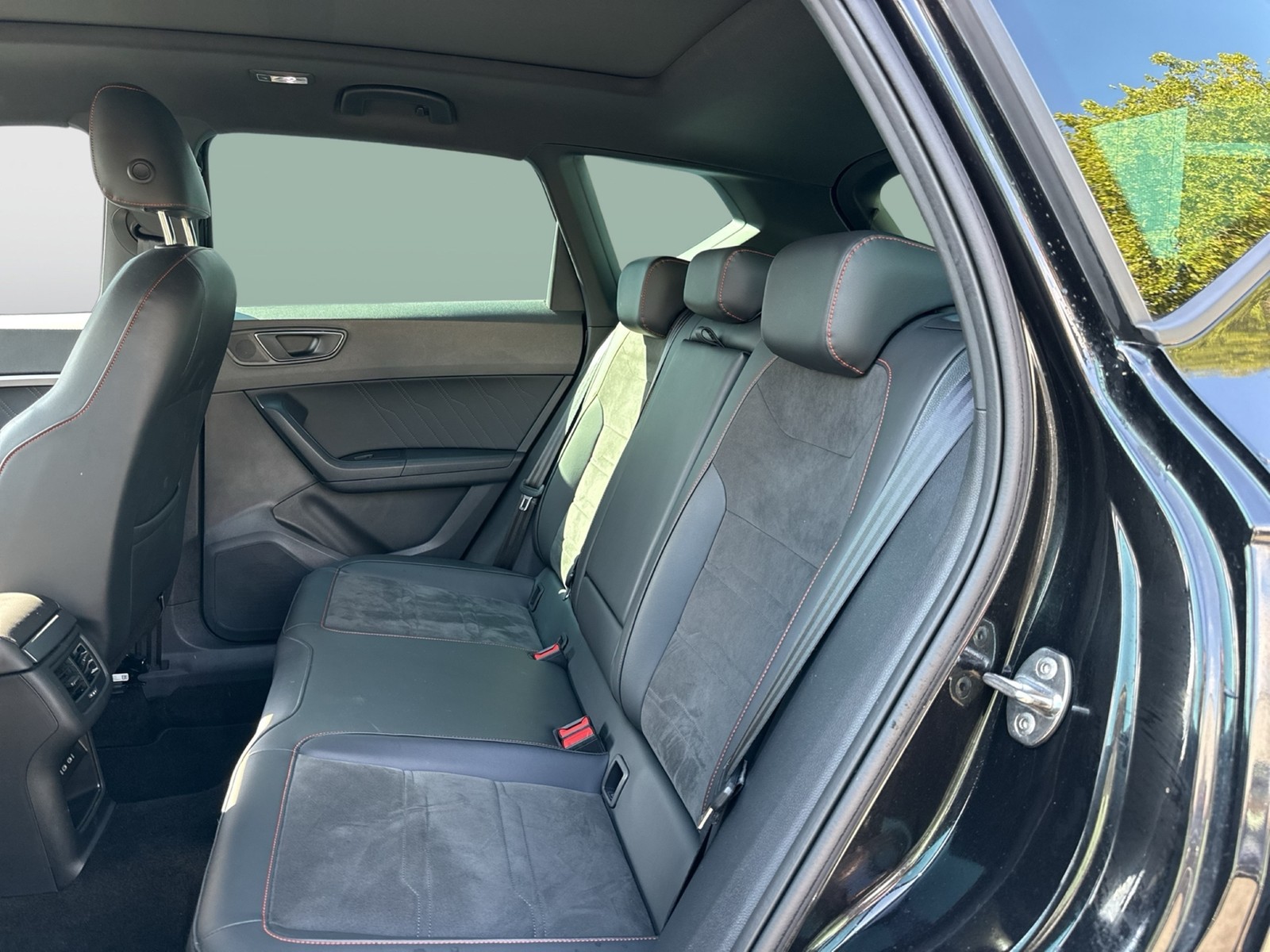 Seat Ateca 2.0 FR PANO BEATS KAMERA ALU18 CARPLAY