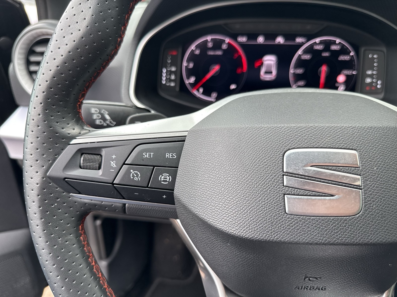 Seat Ibiza 1.0 FR CAM LM18 NAVI VOLL-LED CARPLAY