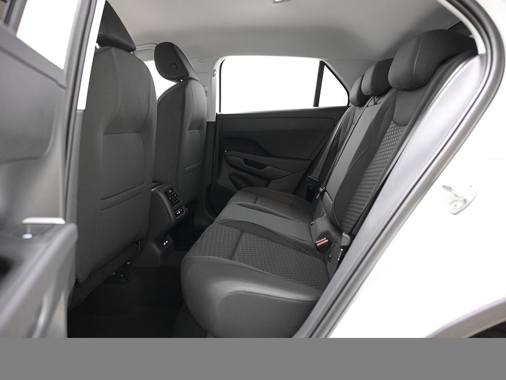 Volkswagen T-Roc 1.5 eTSI LIFE DSG AHK ALLWETTERREIFEN CAM ACC