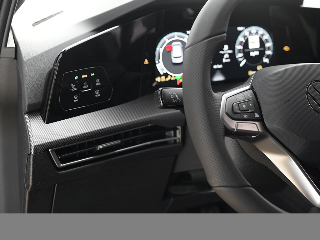 Volkswagen Golf 1.5 eTSI R-LINE DSG AHK MATRIXLED BLACKSTYLE CAM LM18