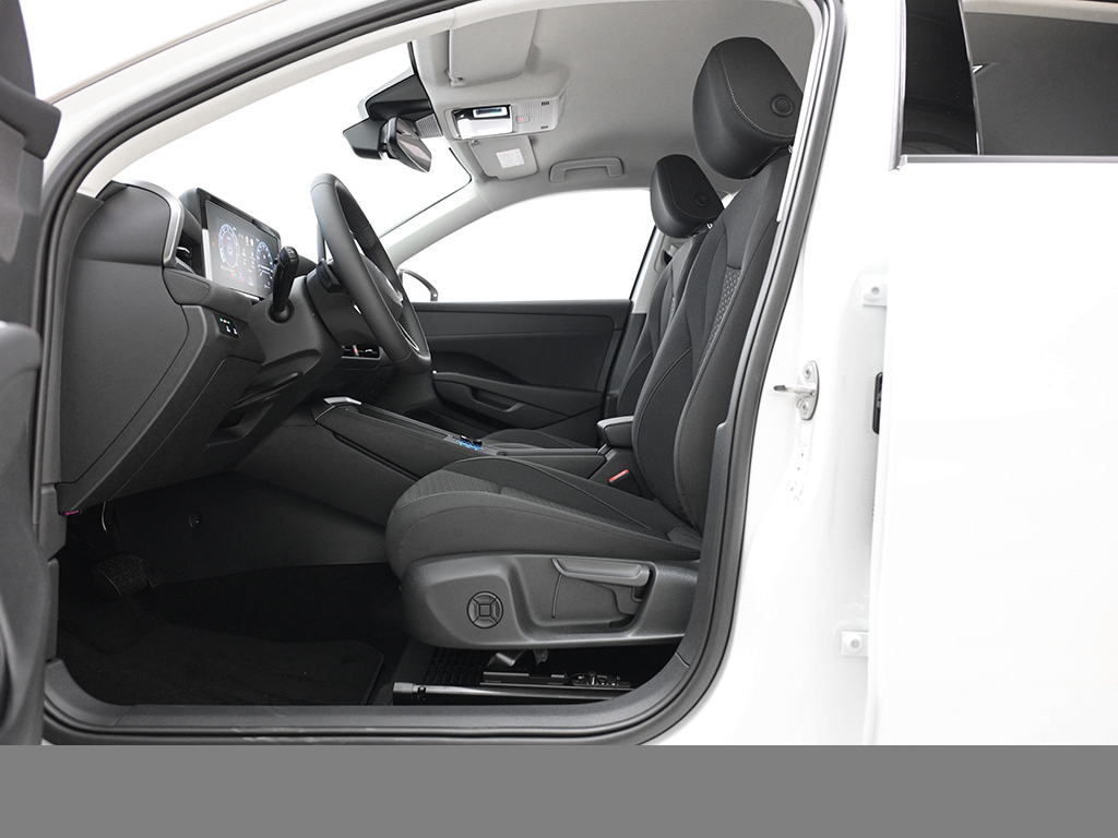 Volkswagen T-Roc 1.5 eTSI LIFE DSG AHK ALLWETTERREIFEN CAM ACC