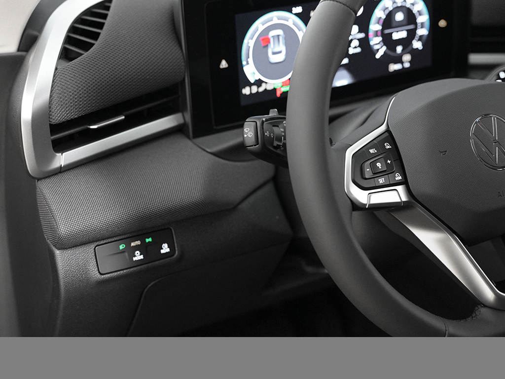 Volkswagen T-Roc 1.5 eTSI LIFE DSG AHK ALLWETTERREIFEN CAM ACC