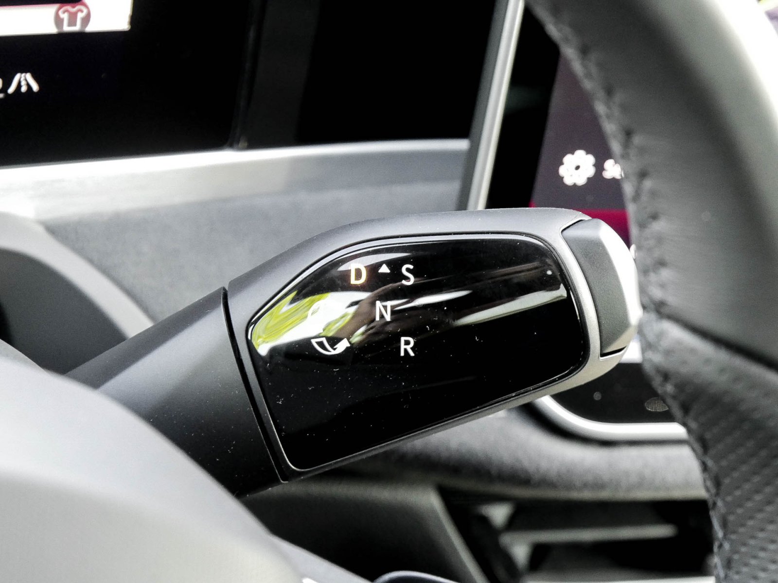 Volkswagen Passat Variant 1.5 eHybrid R-Line NEUES MODELL