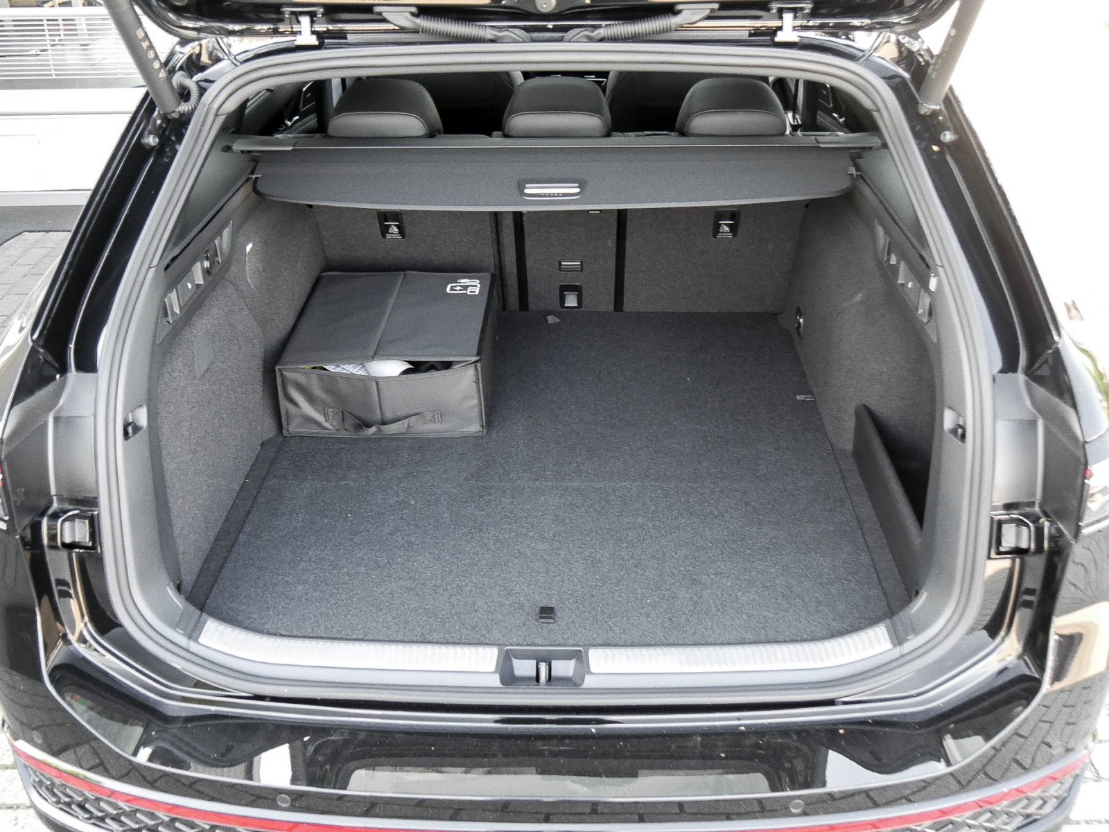 Volkswagen Passat Variant 1.5 eHybrid R-Line NEUES MODELL