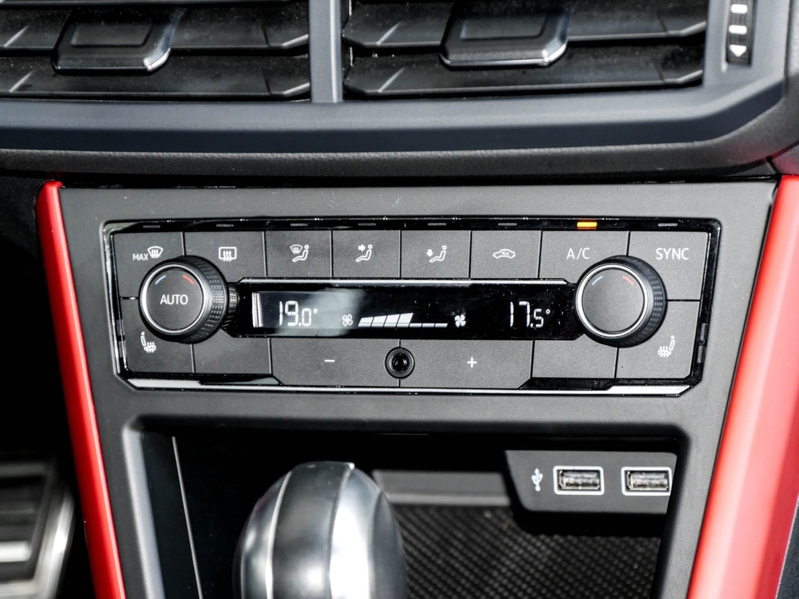 Volkswagen Polo 2.0 GTI BEATS LM18 CARPLAY SITZHEIZUNG