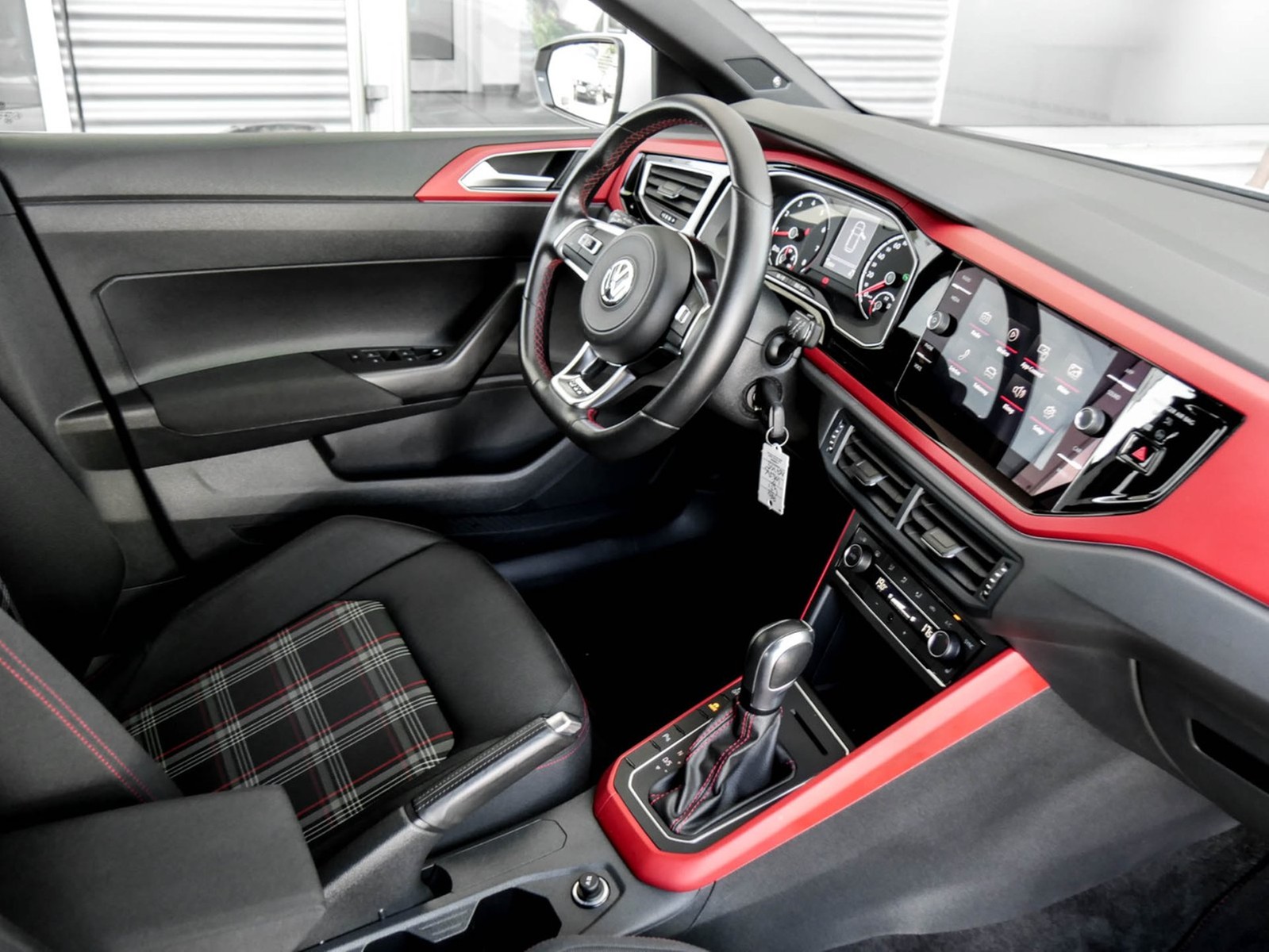 Volkswagen Polo 2.0 GTI BEATS LM18 CARPLAY SITZHEIZUNG