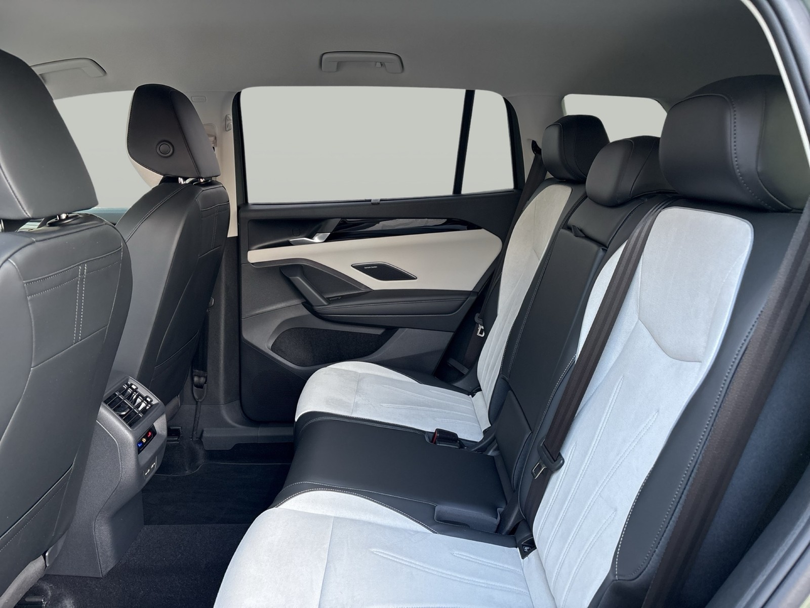 Volkswagen Tayron 1.5 eTSI ELEGANCE HARMAN KARDON CAM ACC
