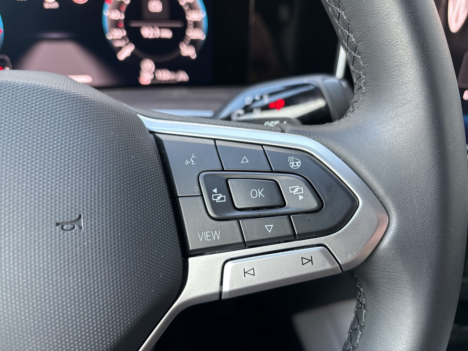 Volkswagen Tayron 1.5 eTSI ELEGANCE HARMAN KARDON CAM ACC