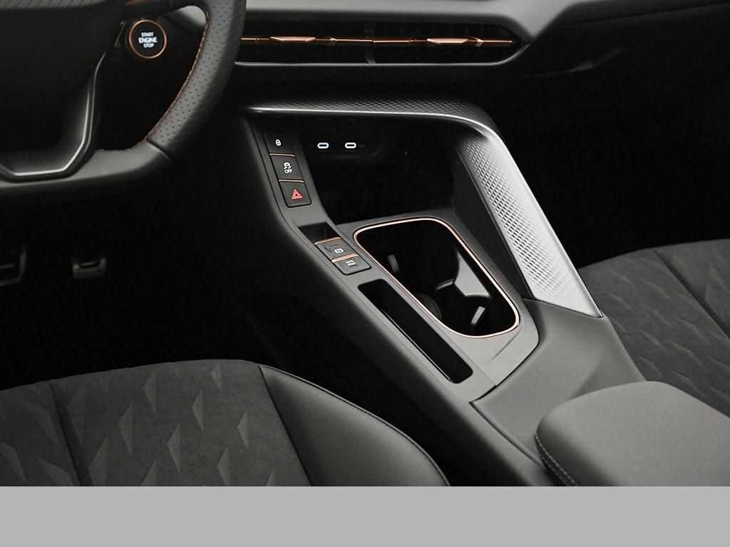 Cupra Terramar 2.0 DSG 4DRIVE AHK PANO HEADUP eSITZE