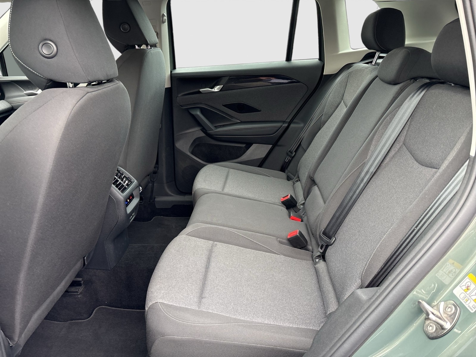 Volkswagen Tiguan 1.5 eTSI AHK CAM NAVI LM17 CARPLAY SITZHZ