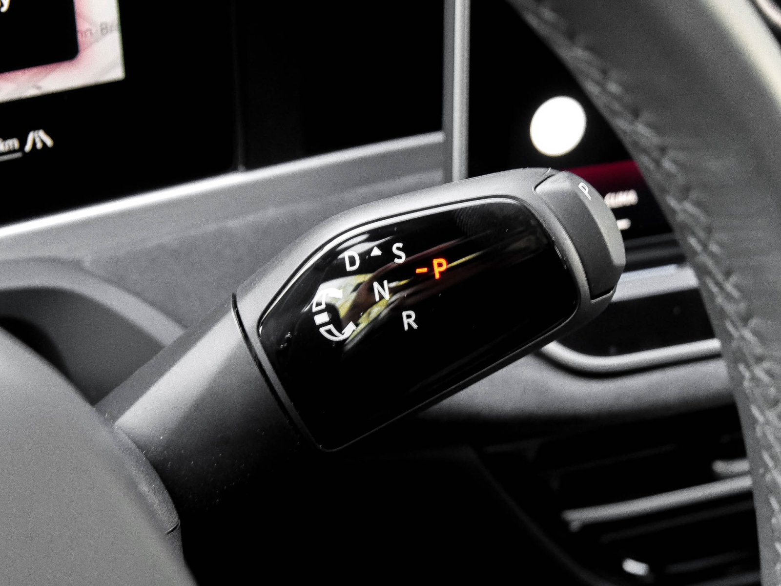 Volkswagen Passat Variant 1.5 eHybrid R-Line NEUES MODELL
