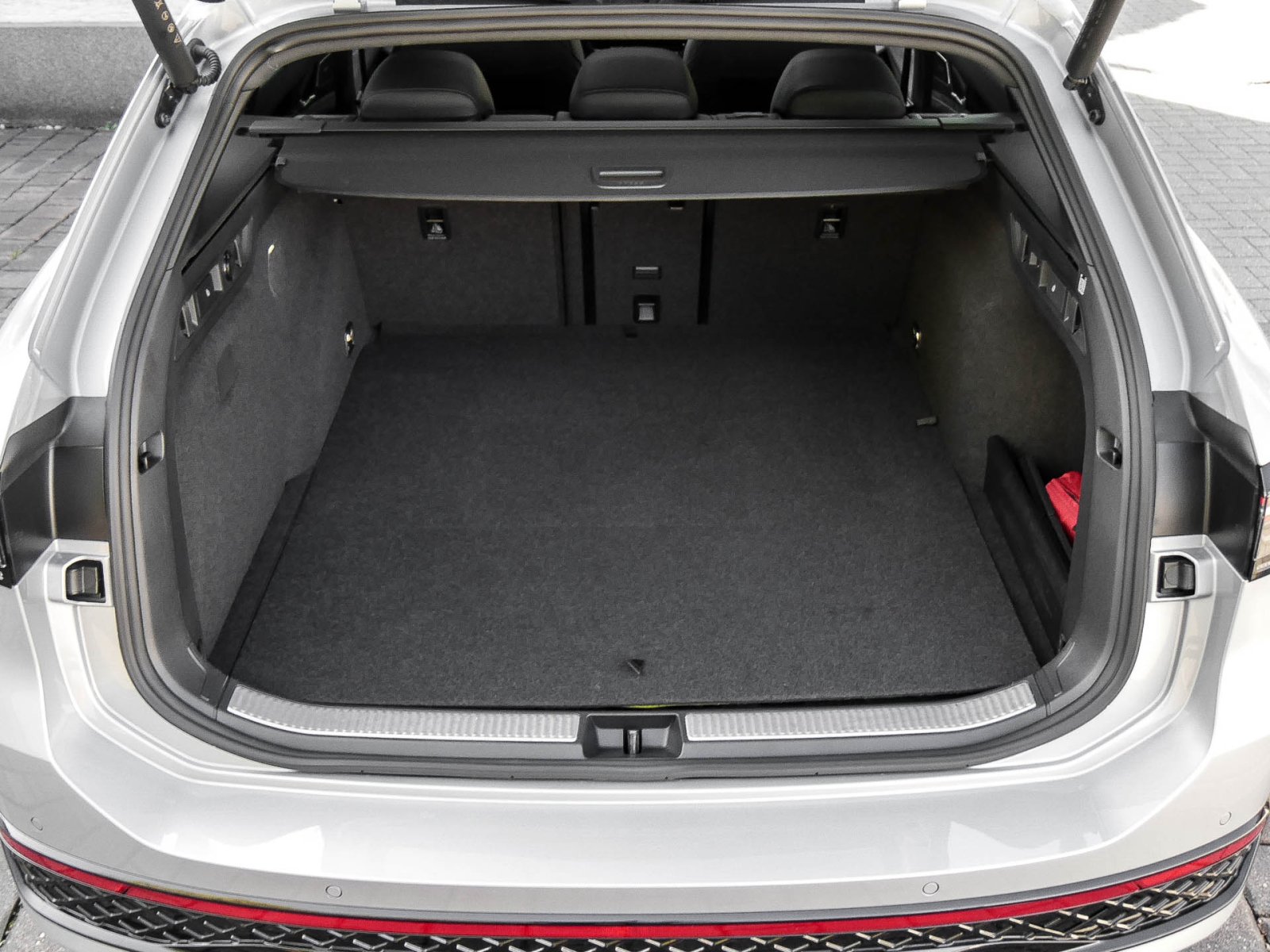 Volkswagen Passat Variant 1.5 eHybrid R-Line NEUES MODELL