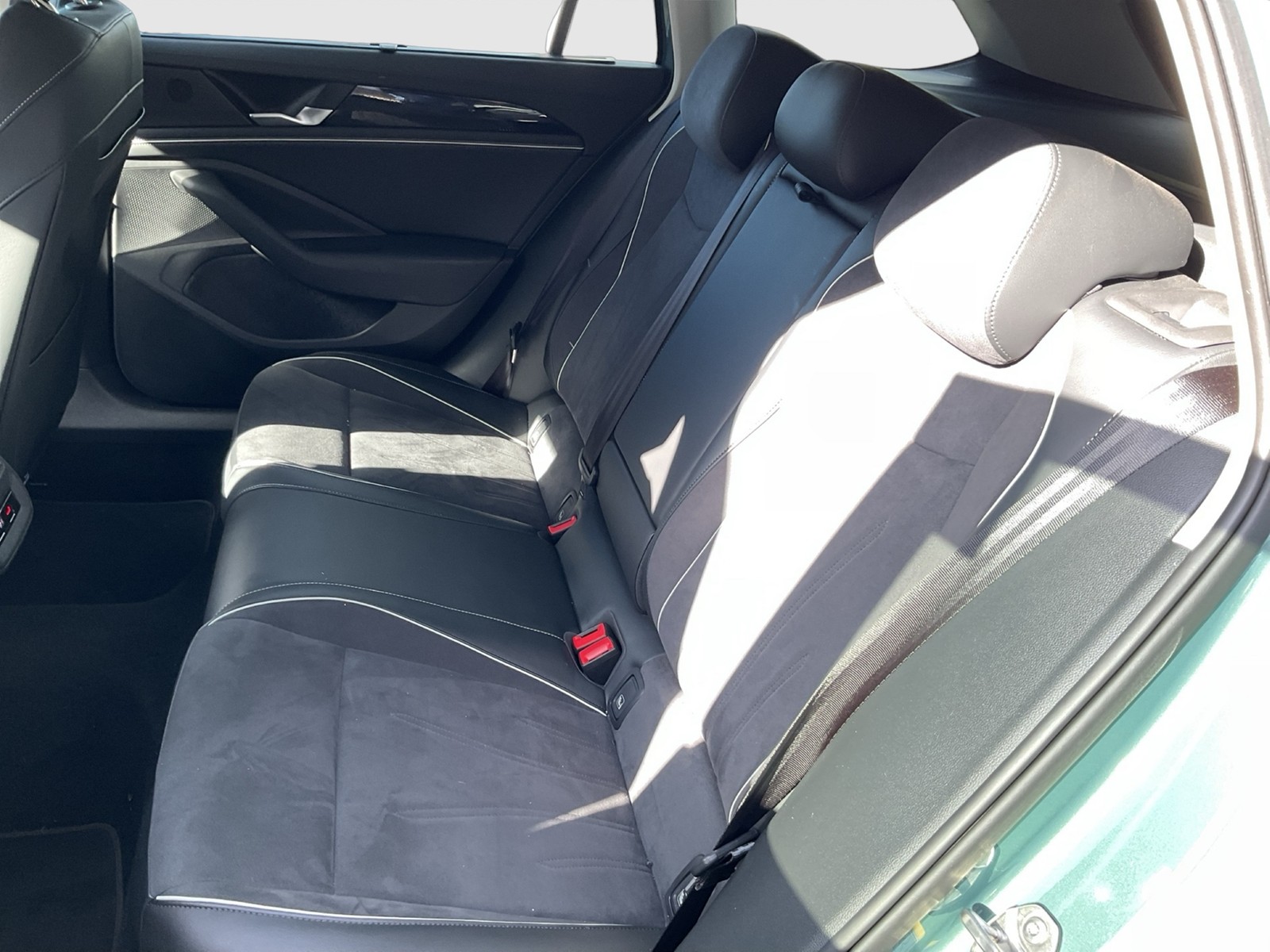 Volkswagen Passat Variant 2.0 BUSINESS CAM ACC EKLAPPE NAVI