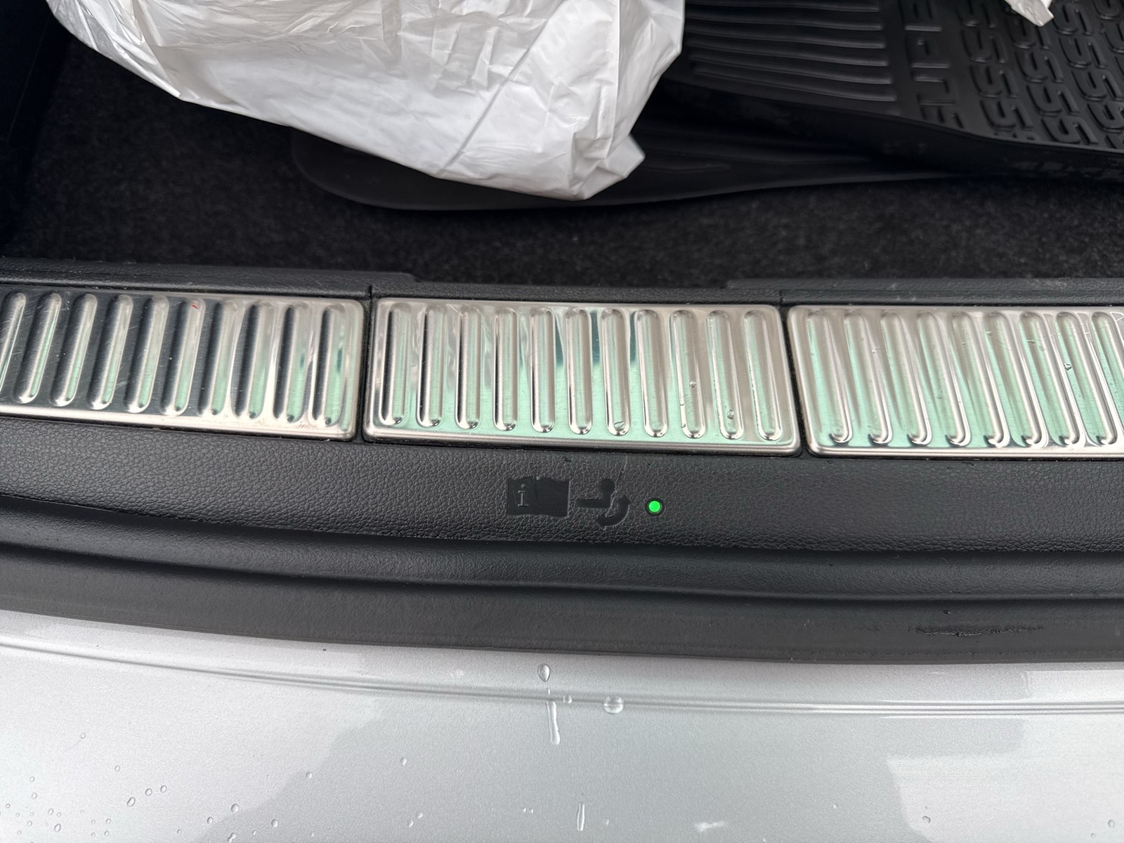 Skoda Superb Combi 2.0 SCOUT 4X4 AHK ACC LM19 MATRIX