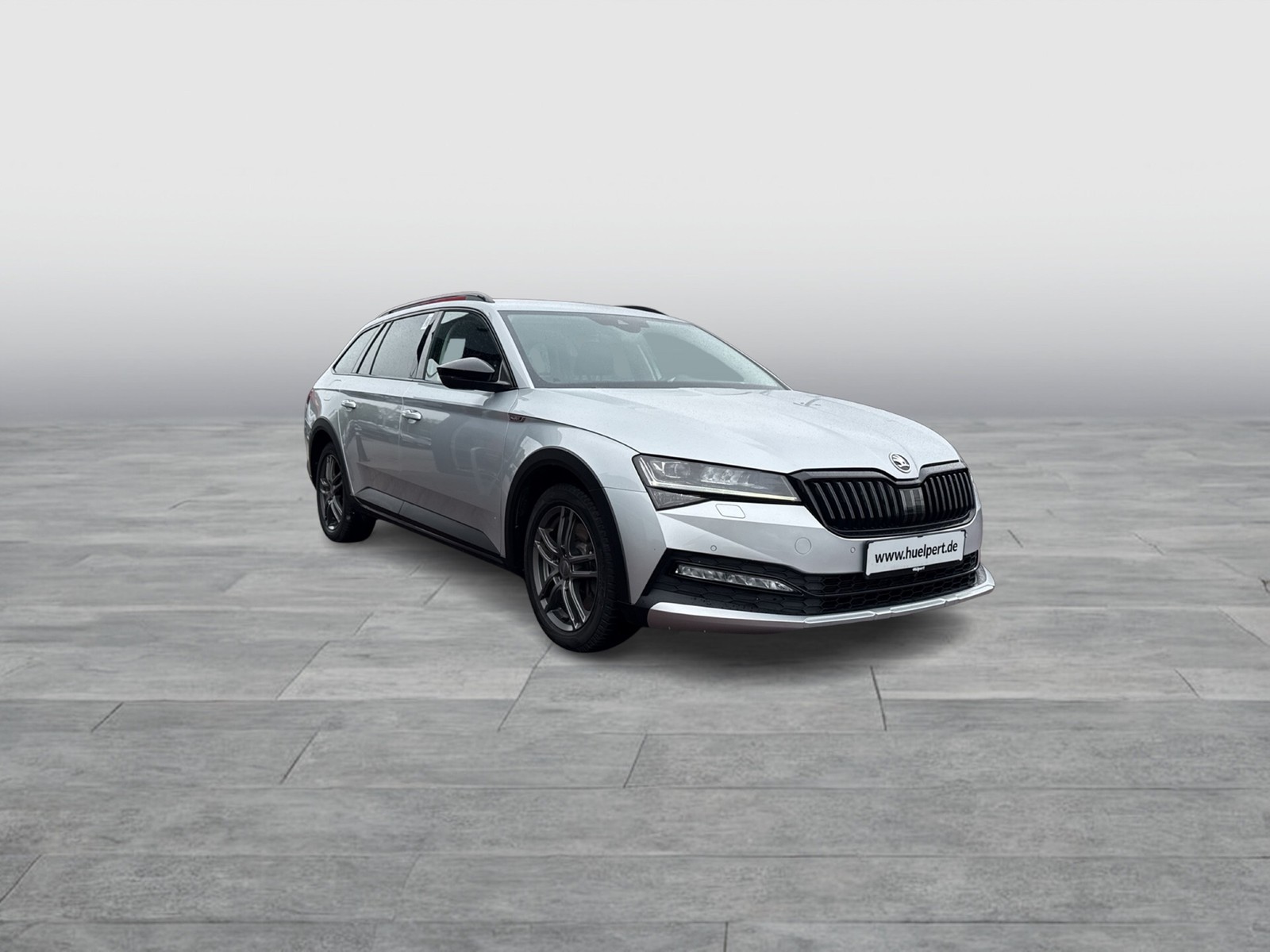 Skoda Superb Combi 2.0 SCOUT 4X4 AHK ACC LM19 MATRIX