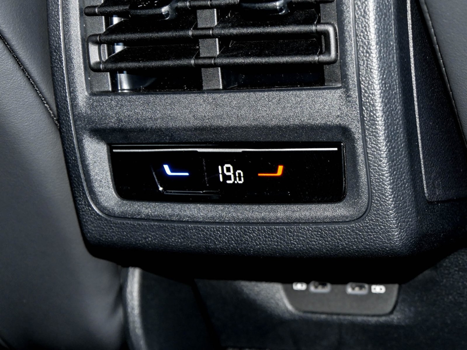 Volkswagen Golf VIII 2.0 R-LINE BLACKSTYLE FACELIFT CAM ACC