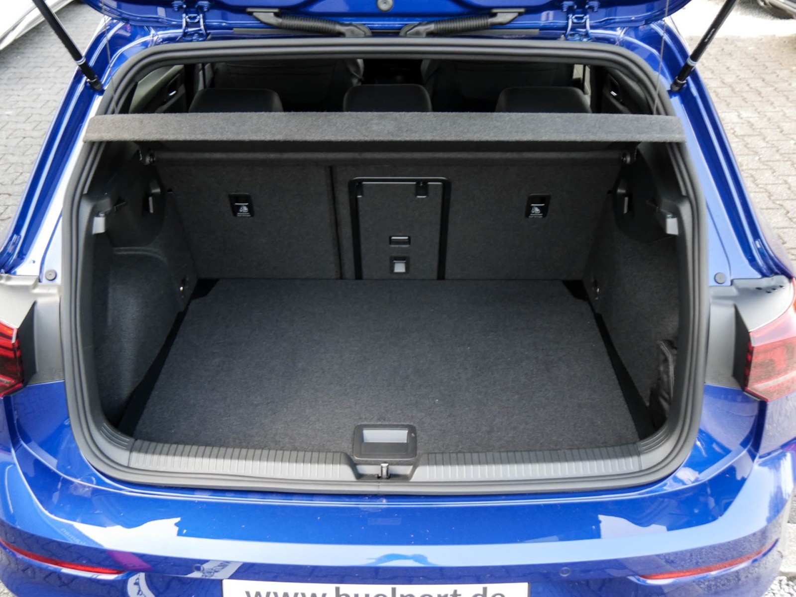 Volkswagen Golf VIII 2.0 R-LINE BLACKSTYLE FACELIFT CAM ACC