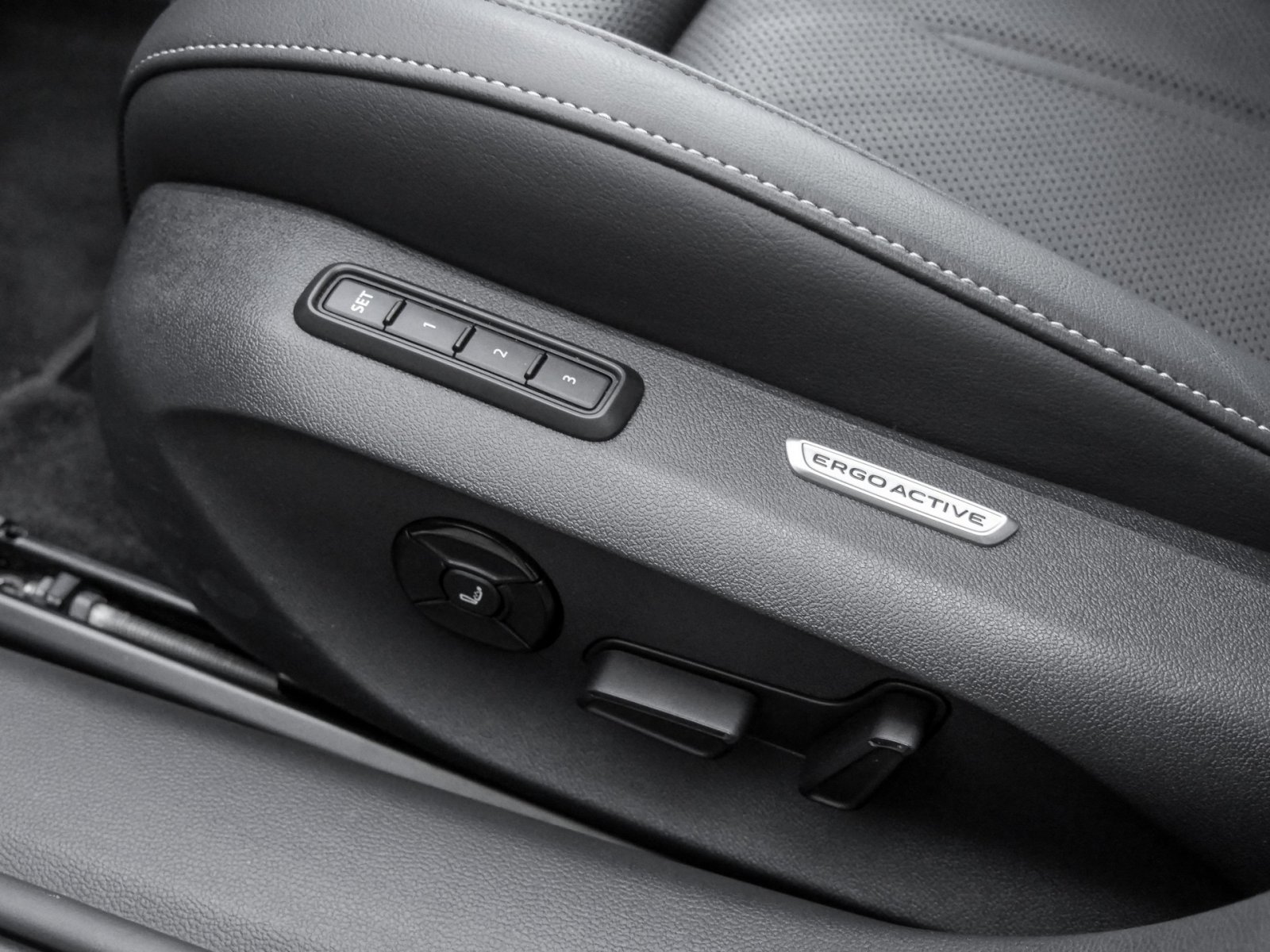 Volkswagen Passat Variant 1.5 eHybrid Elegance NEUES MODELL