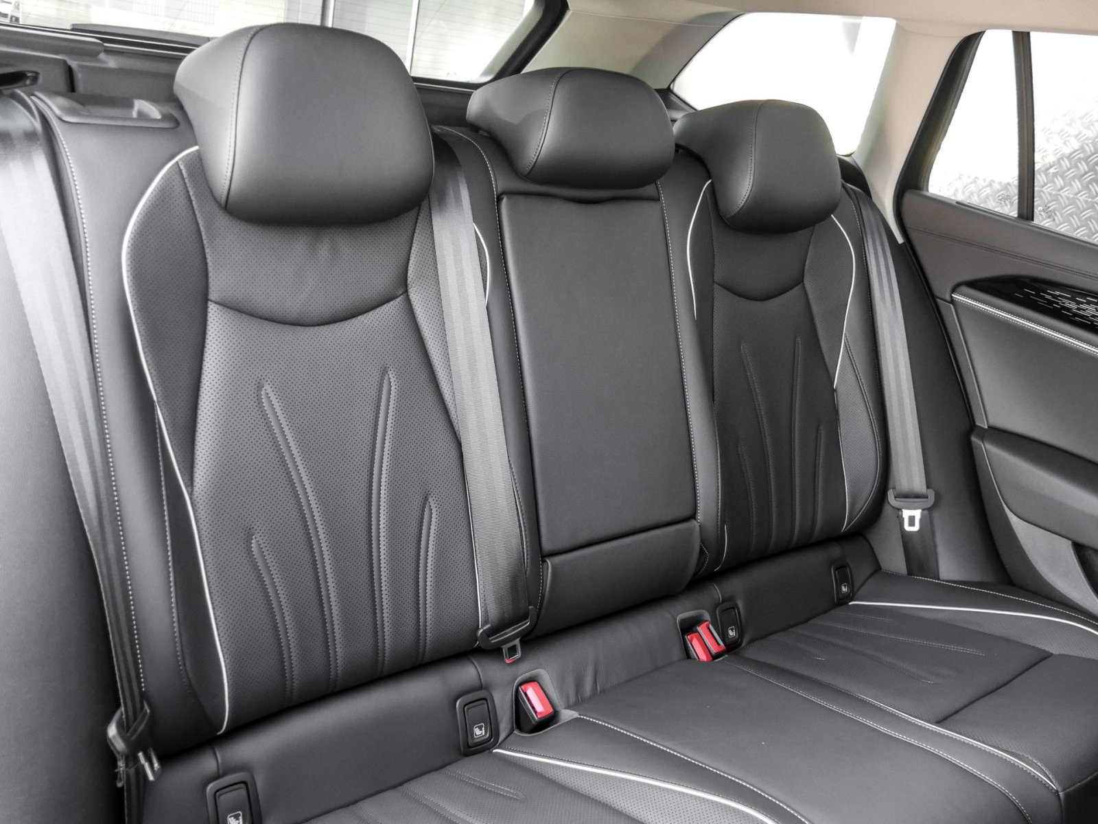 Volkswagen Passat Variant 1.5 eHybrid Elegance NEUES MODELL