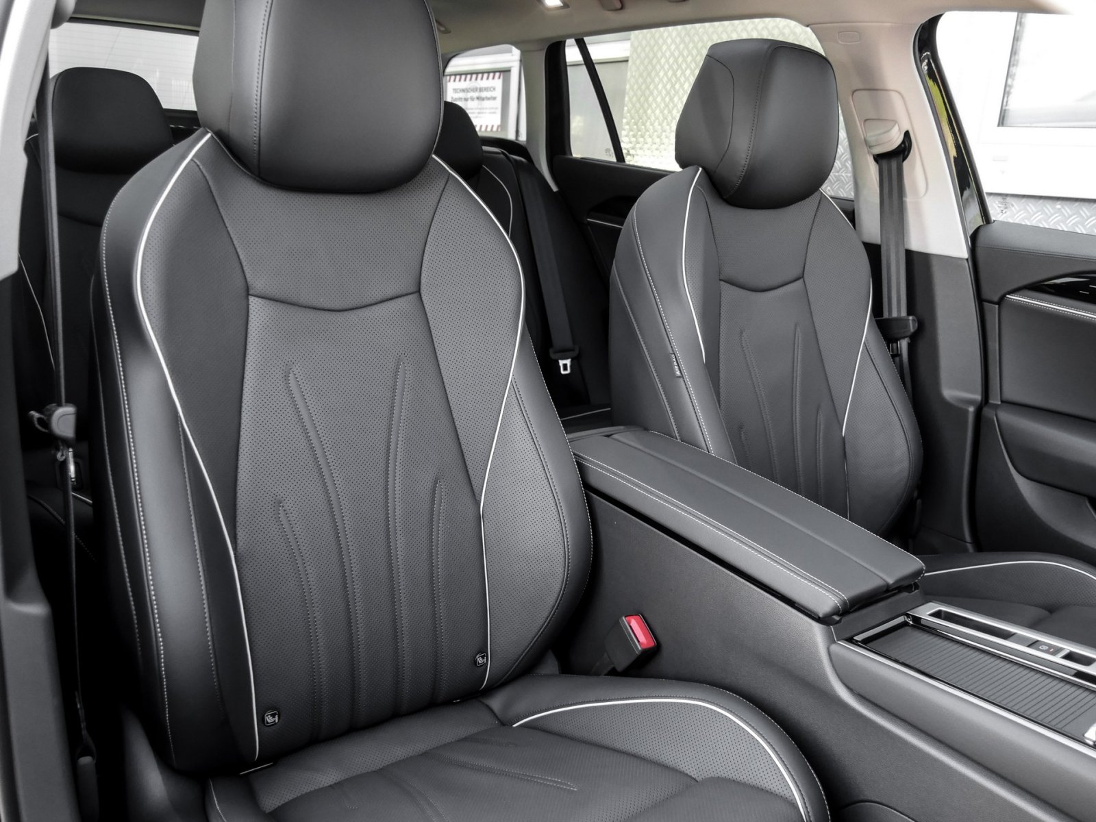 Volkswagen Passat Variant 1.5 eHybrid Elegance NEUES MODELL