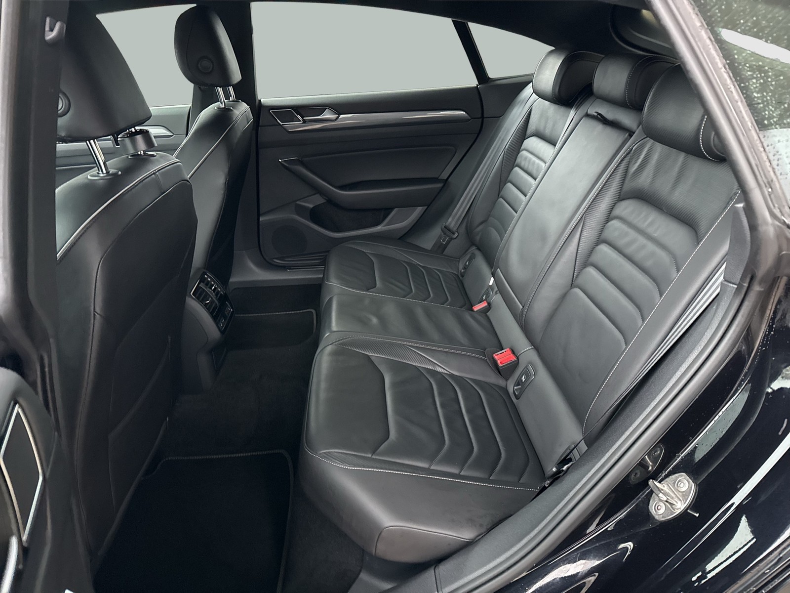 Volkswagen Arteon 2.0 R-LINE LEDER PANO ALU18 NAVI