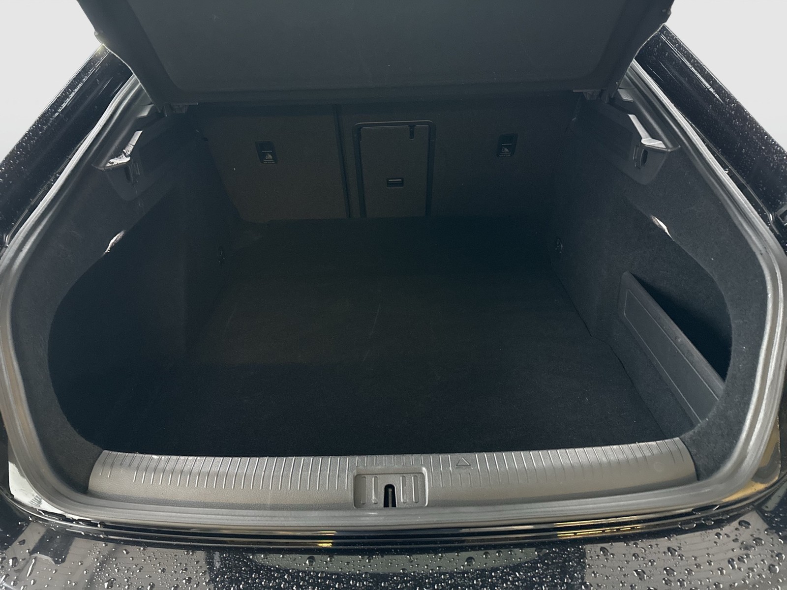 Volkswagen Arteon 2.0 R-LINE LEDER PANO ALU18 NAVI