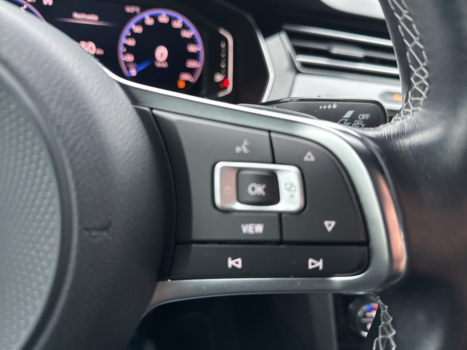 Volkswagen Arteon 2.0 R-LINE LEDER PANO ALU18 NAVI