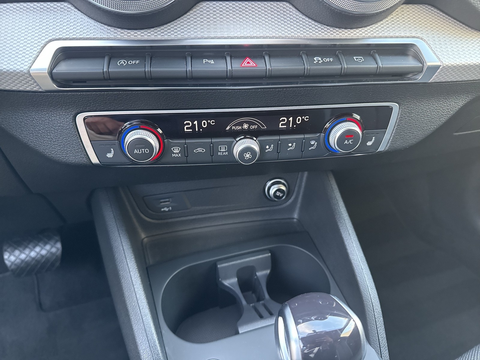 Audi Q2 35 advanced BLACKPAK KAMERA eKLAPPE NAVI+