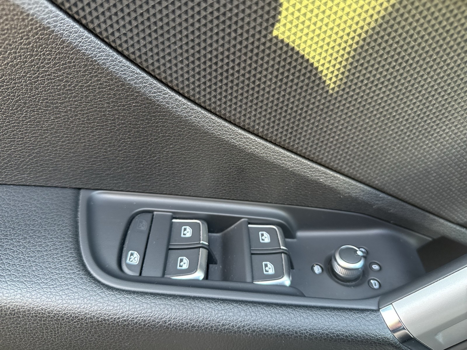 Audi Q2 35 advanced BLACKPAK KAMERA eKLAPPE NAVI+