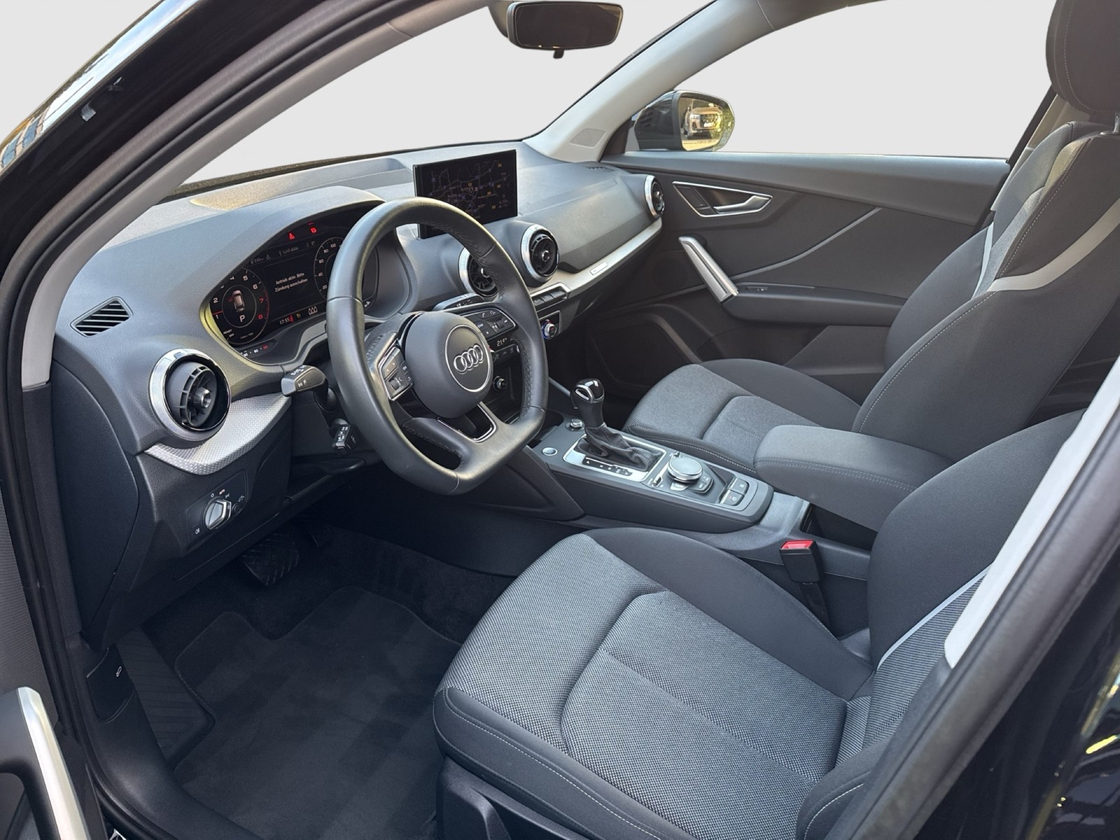 Audi Q2 35 advanced BLACKPAK KAMERA eKLAPPE NAVI+