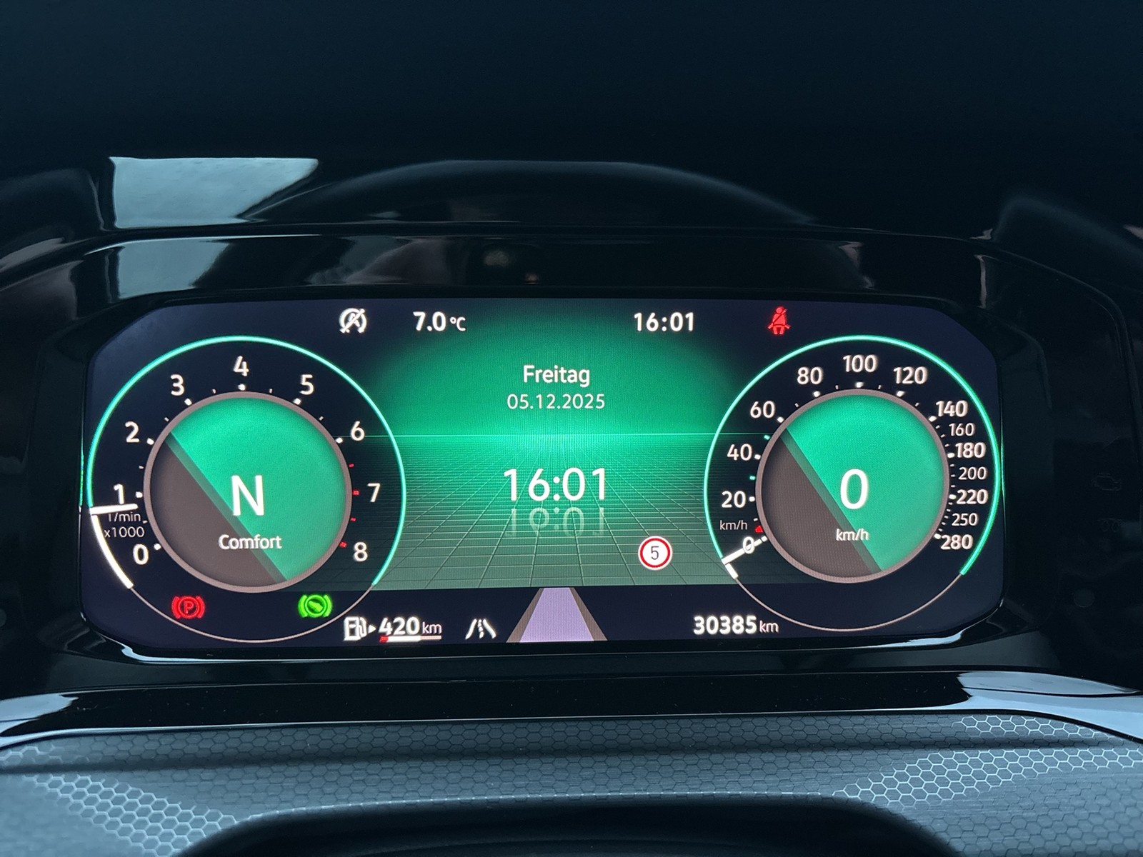 Volkswagen Golf VIII 2.0 GTI CLUBSPORT AKRAPOVIC CAM LM19