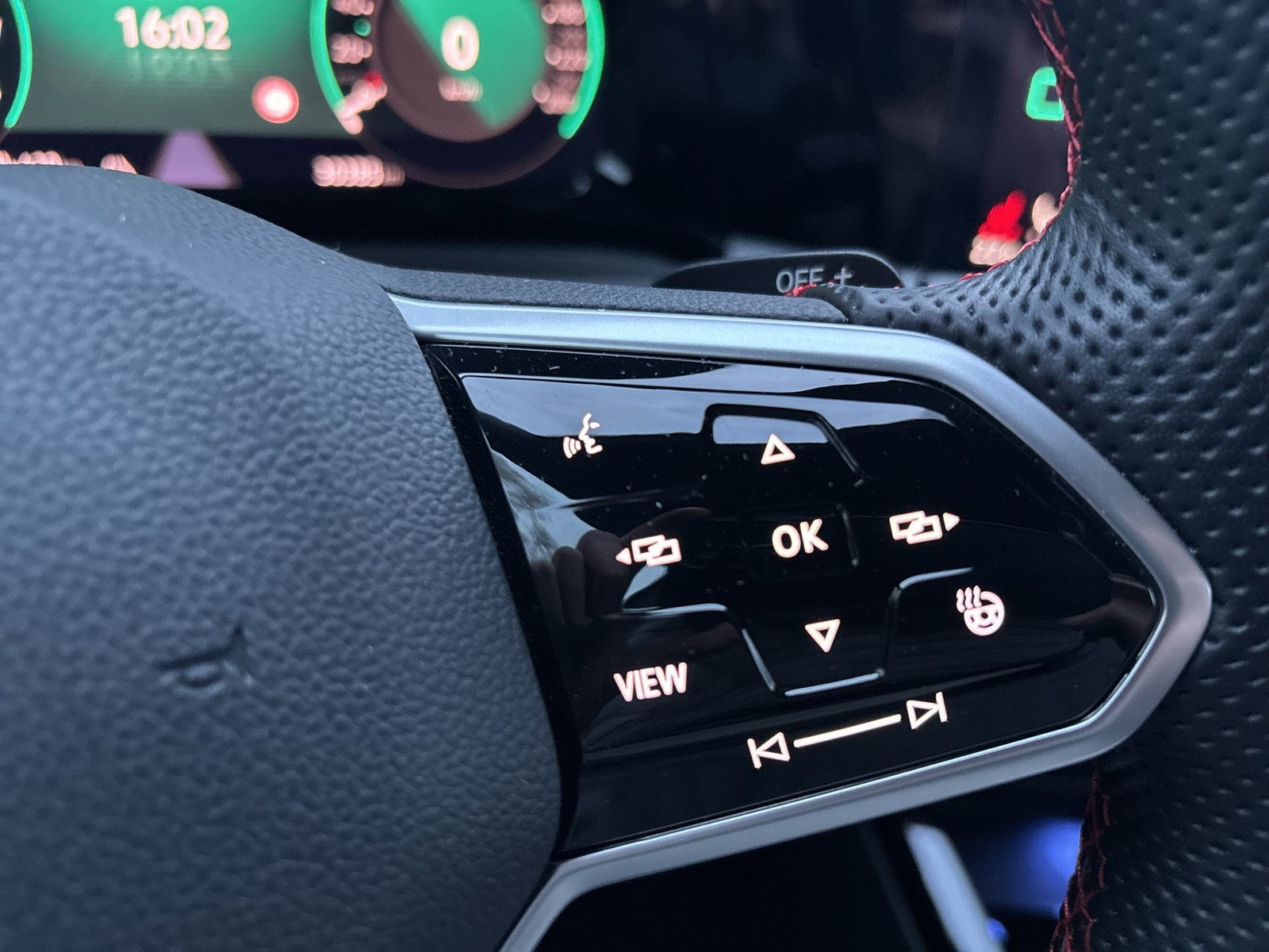 Volkswagen Golf VIII 2.0 GTI CLUBSPORT AKRAPOVIC CAM LM19