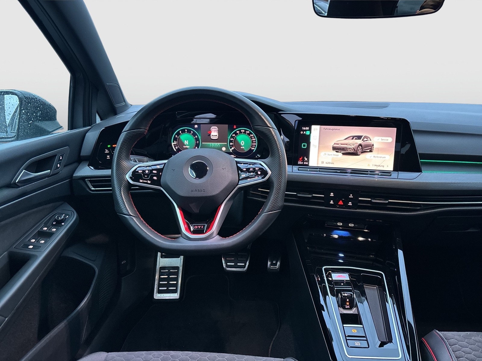 Volkswagen Golf VIII 2.0 GTI CLUBSPORT AKRAPOVIC CAM LM19