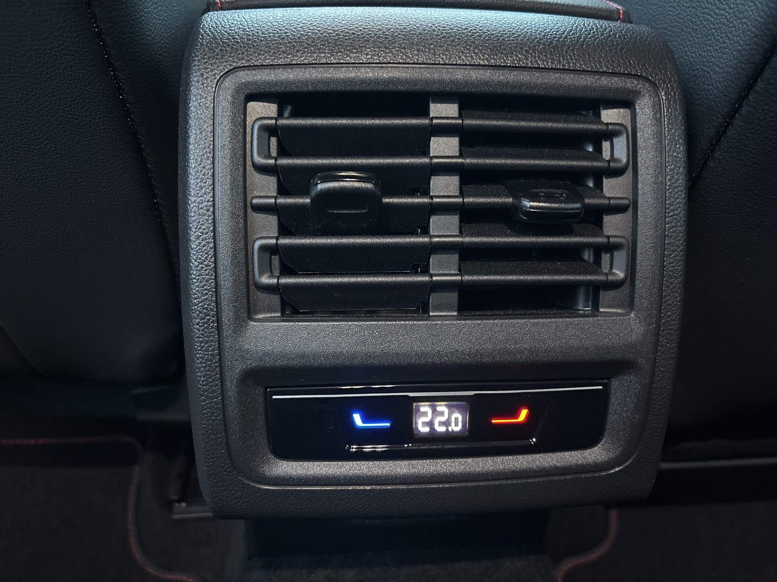 Volkswagen Golf VIII 2.0 GTI CLUBSPORT AKRAPOVIC CAM LM19