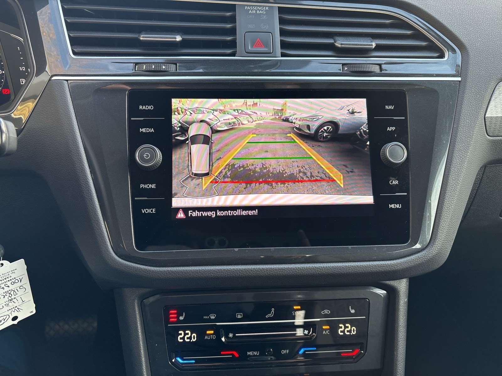 Volkswagen Tiguan 2.0 LIFE KAMERA ACC LM17 NAVI SITZHEIZ.