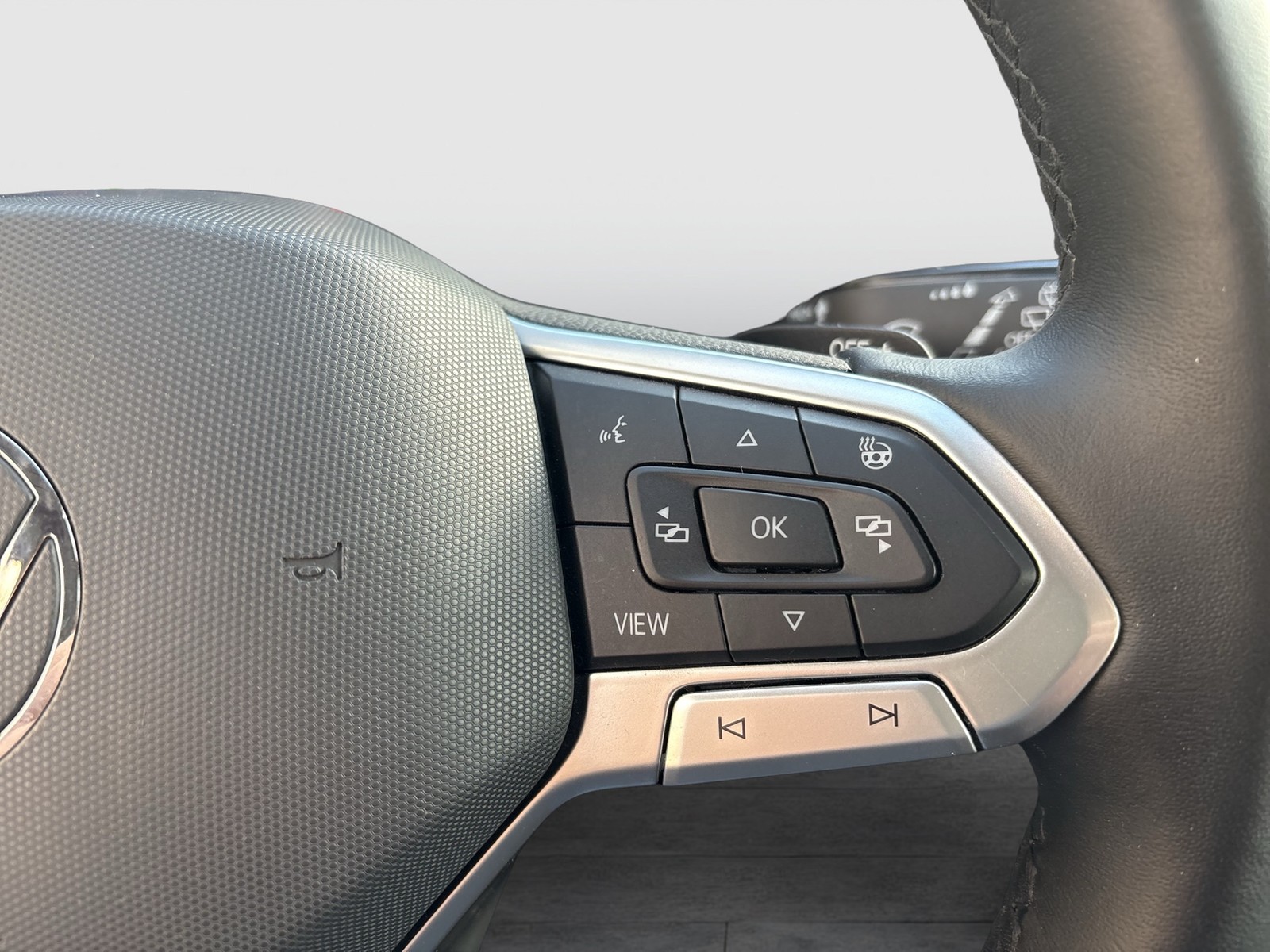 Volkswagen Tiguan 2.0 LIFE KAMERA ACC LM17 NAVI SITZHEIZ.