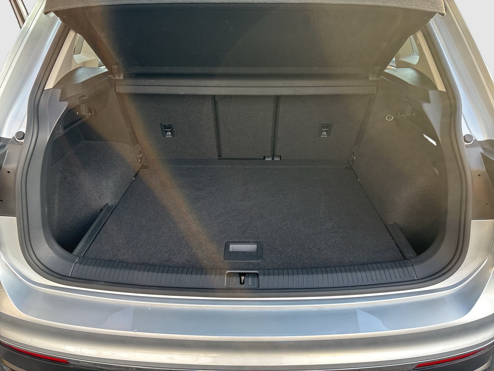 Volkswagen Tiguan 2.0 LIFE KAMERA ACC LM17 NAVI SITZHEIZ.