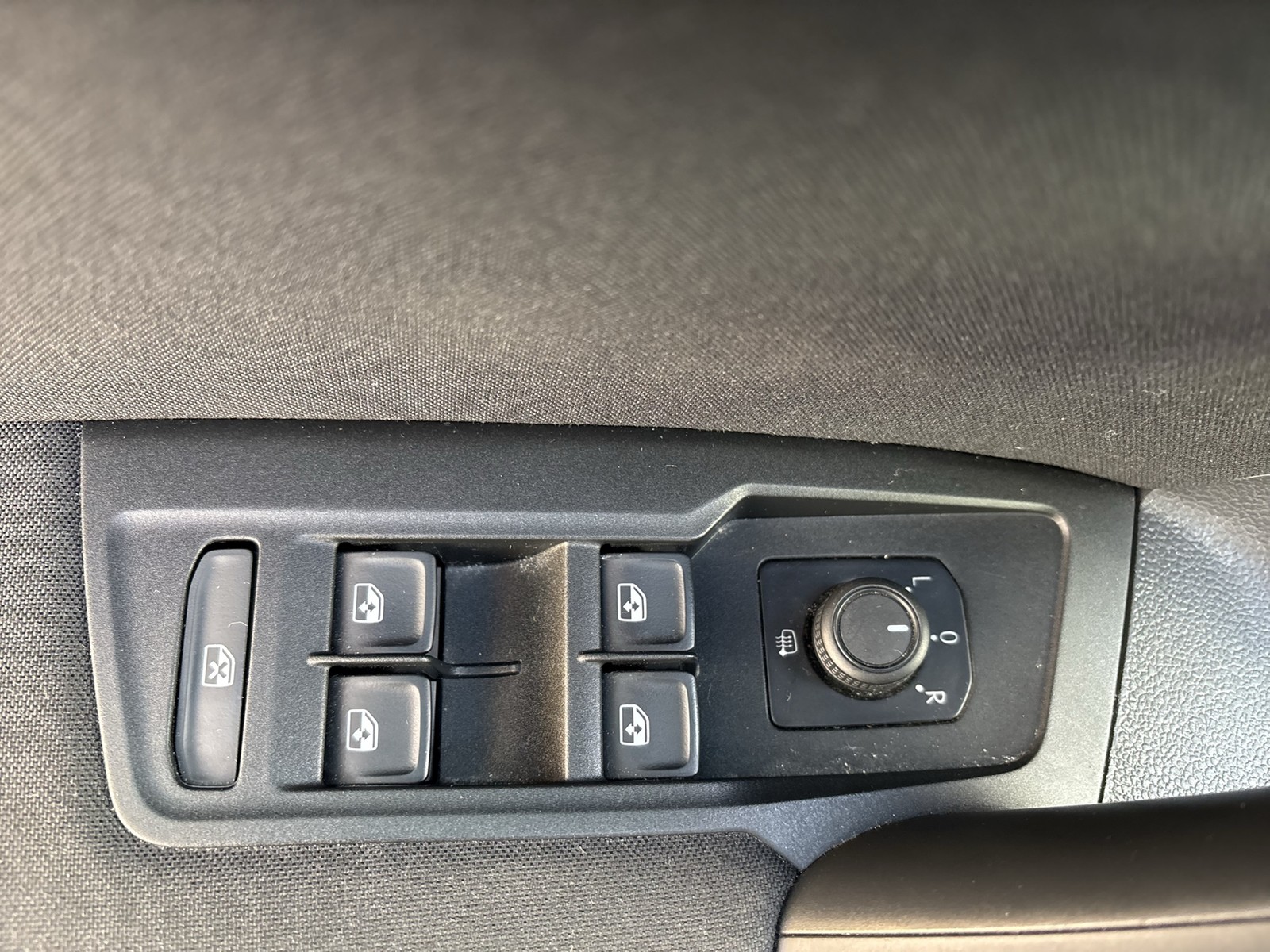 Volkswagen Tiguan 2.0 LIFE KAMERA ACC LM17 NAVI SITZHEIZ.