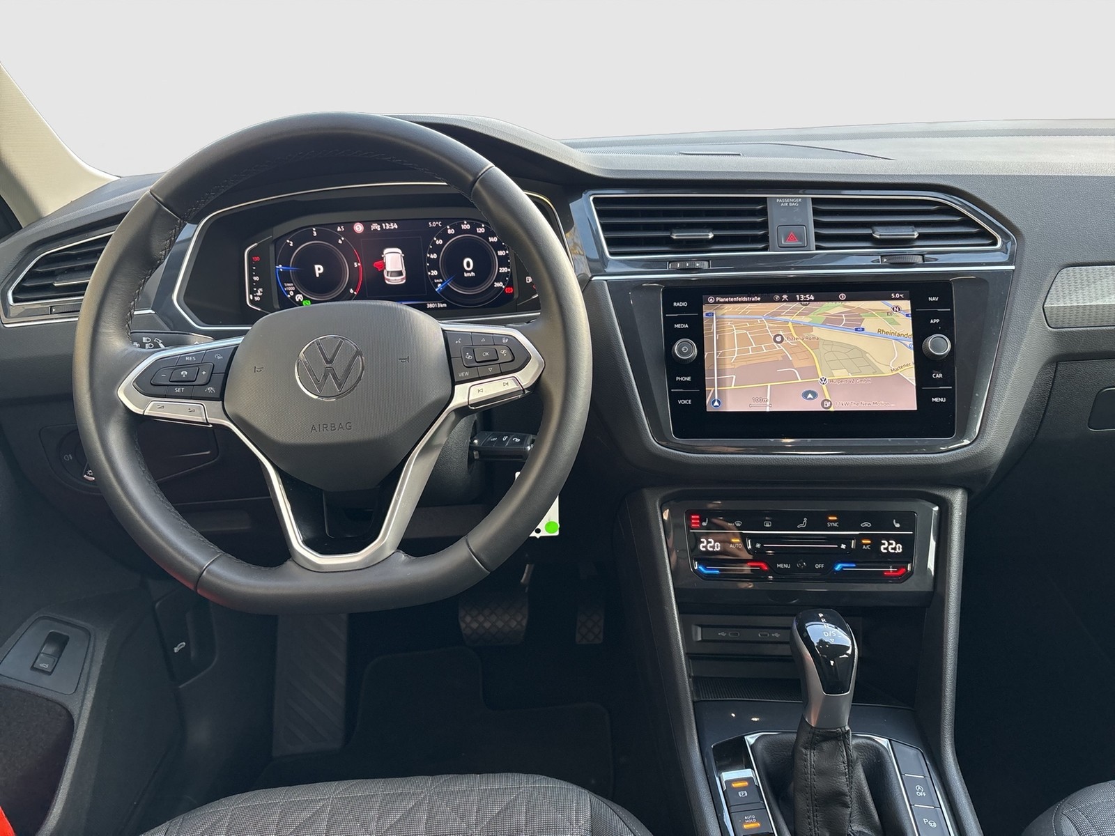 Volkswagen Tiguan 2.0 LIFE KAMERA ACC LM17 NAVI SITZHEIZ.