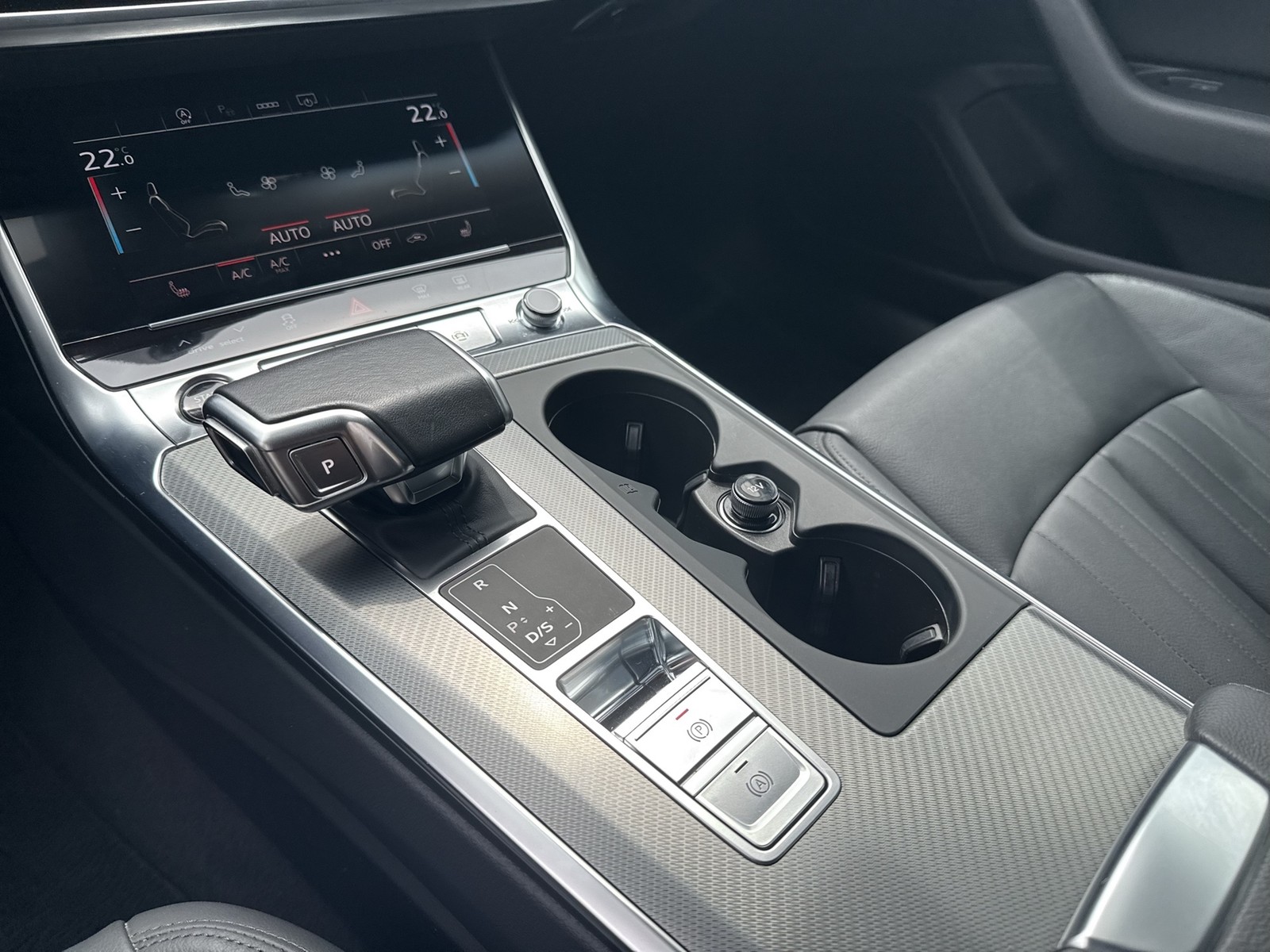 Audi A6 Avant 40 quattro CAM ACC LM19 E-KLAPPE NAVI+