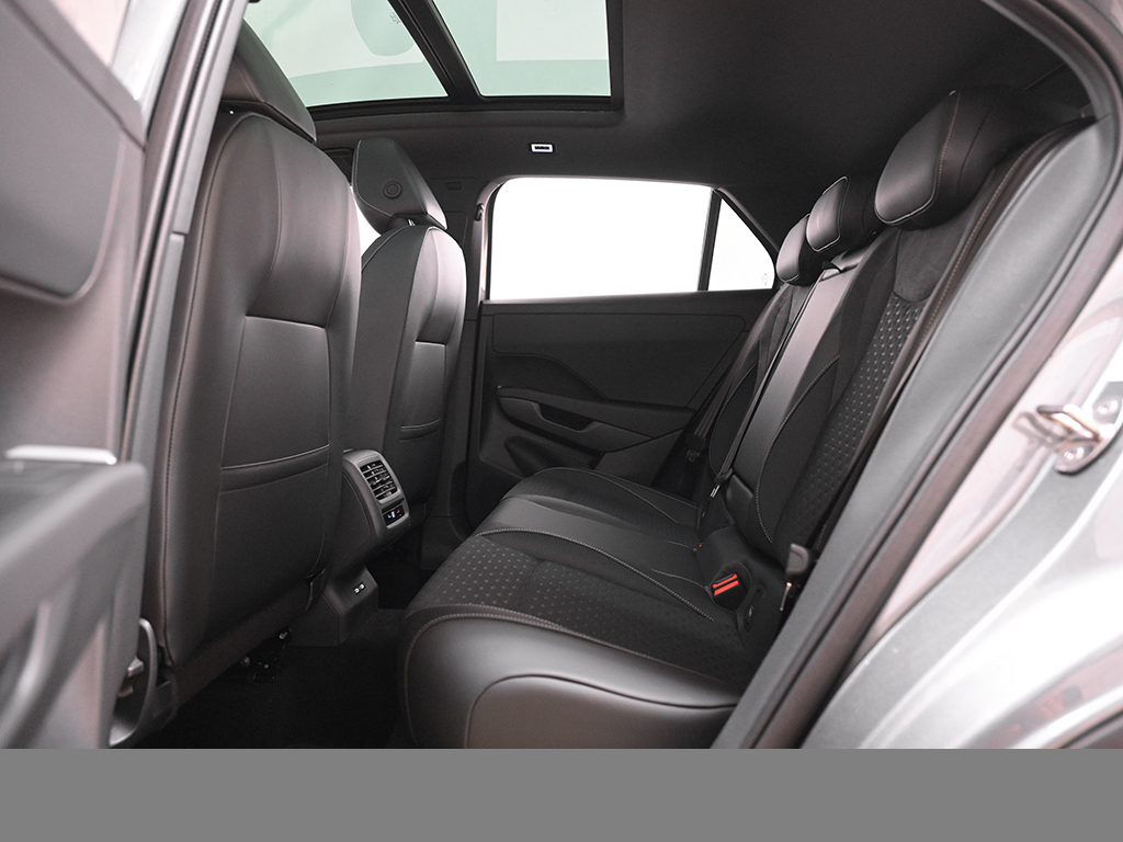 Volkswagen T-Roc 1.5 R-LINE DSG