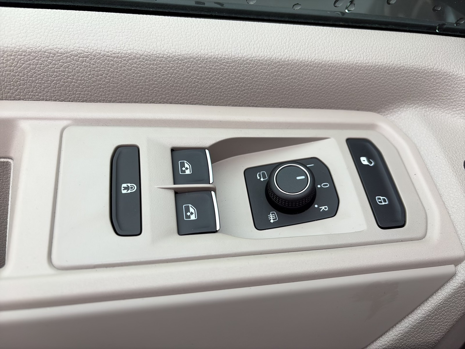 Volkswagen Multivan GOAL 2,0 TDI DSG eKLAPPE AHK MATRIXLED