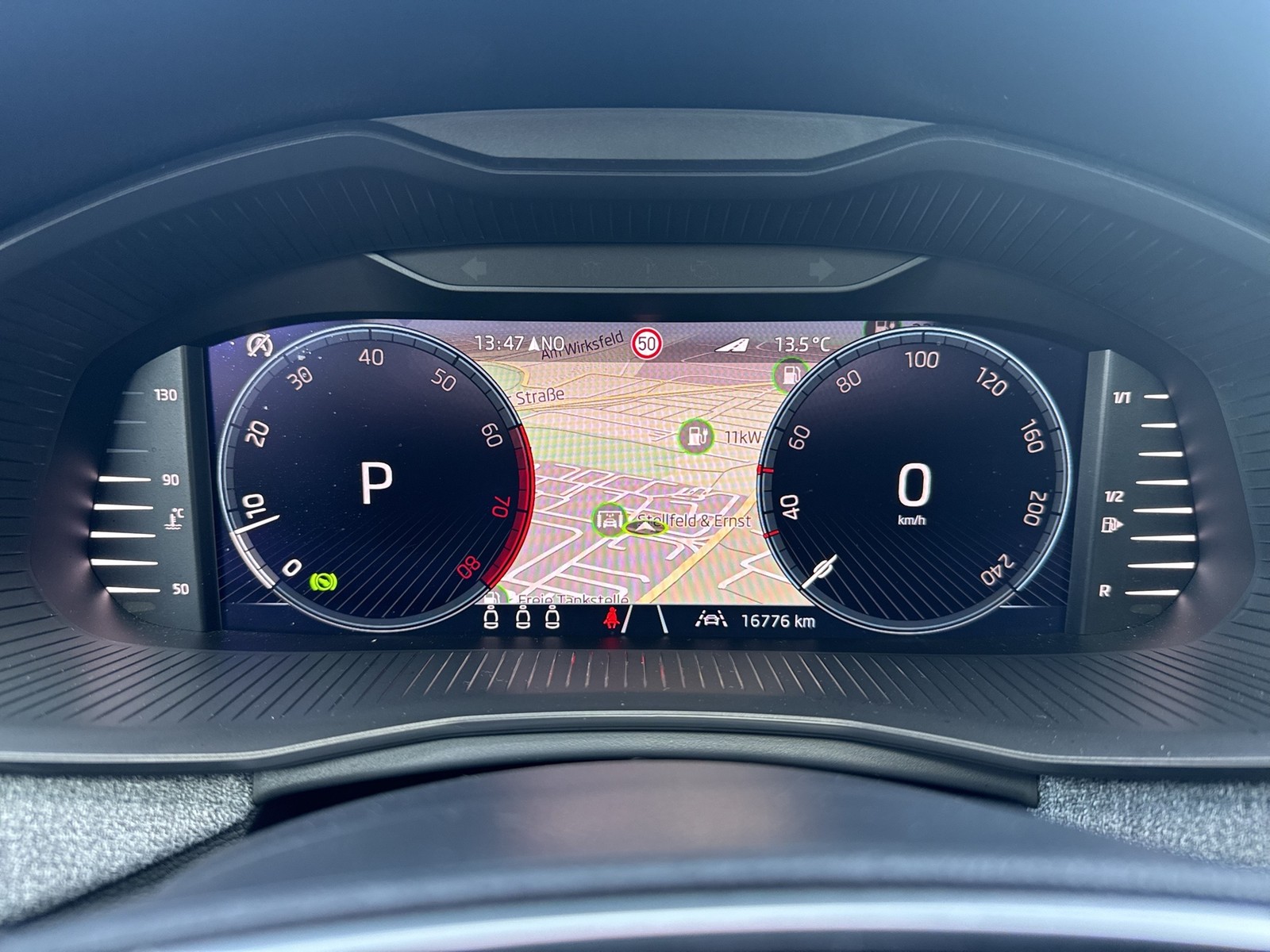 Skoda Kamiq 1.5 TOUR PANO AHK CAM MATRIX E-KLAPPE NAVI